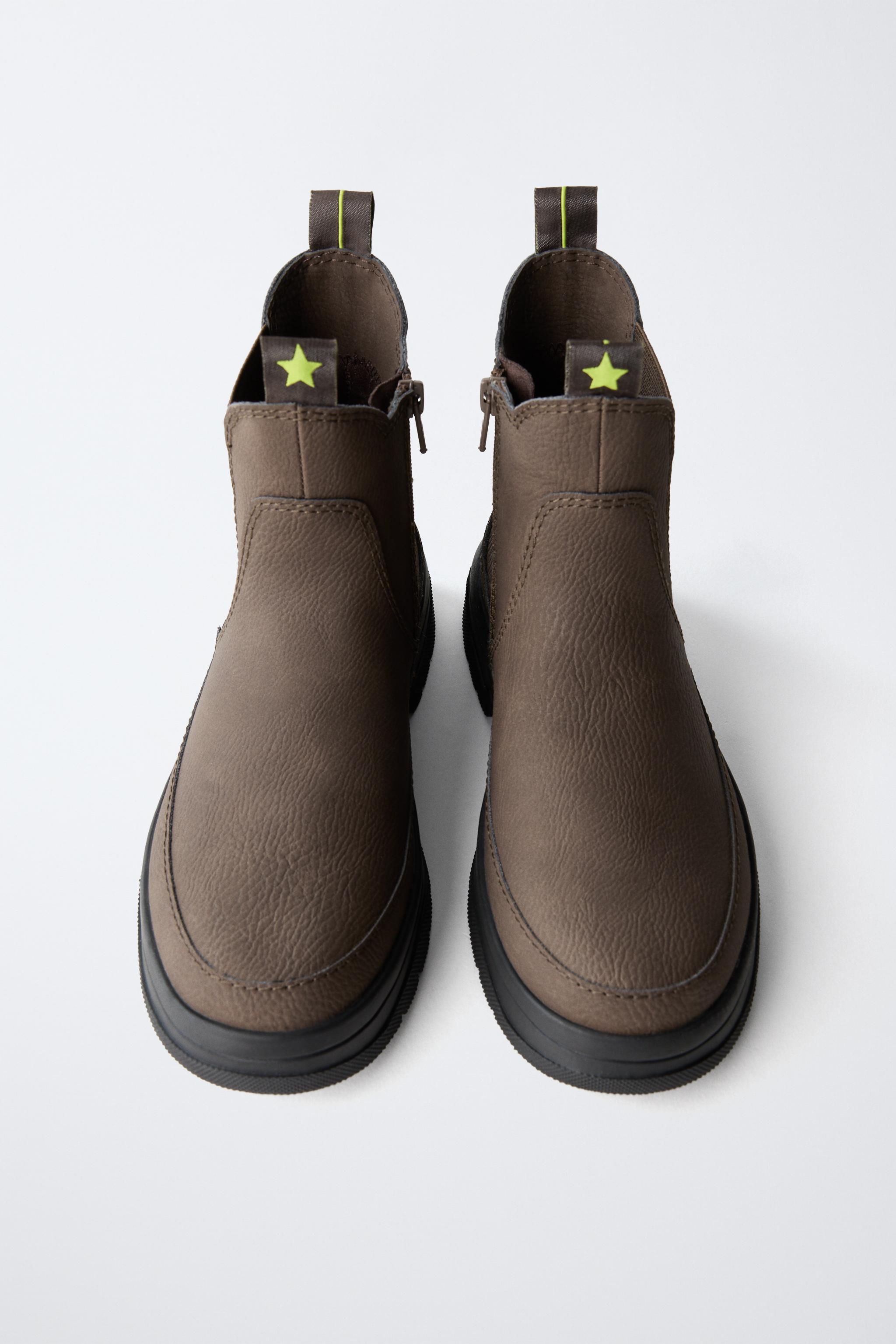 PULL TAB ANKLE BOOTS