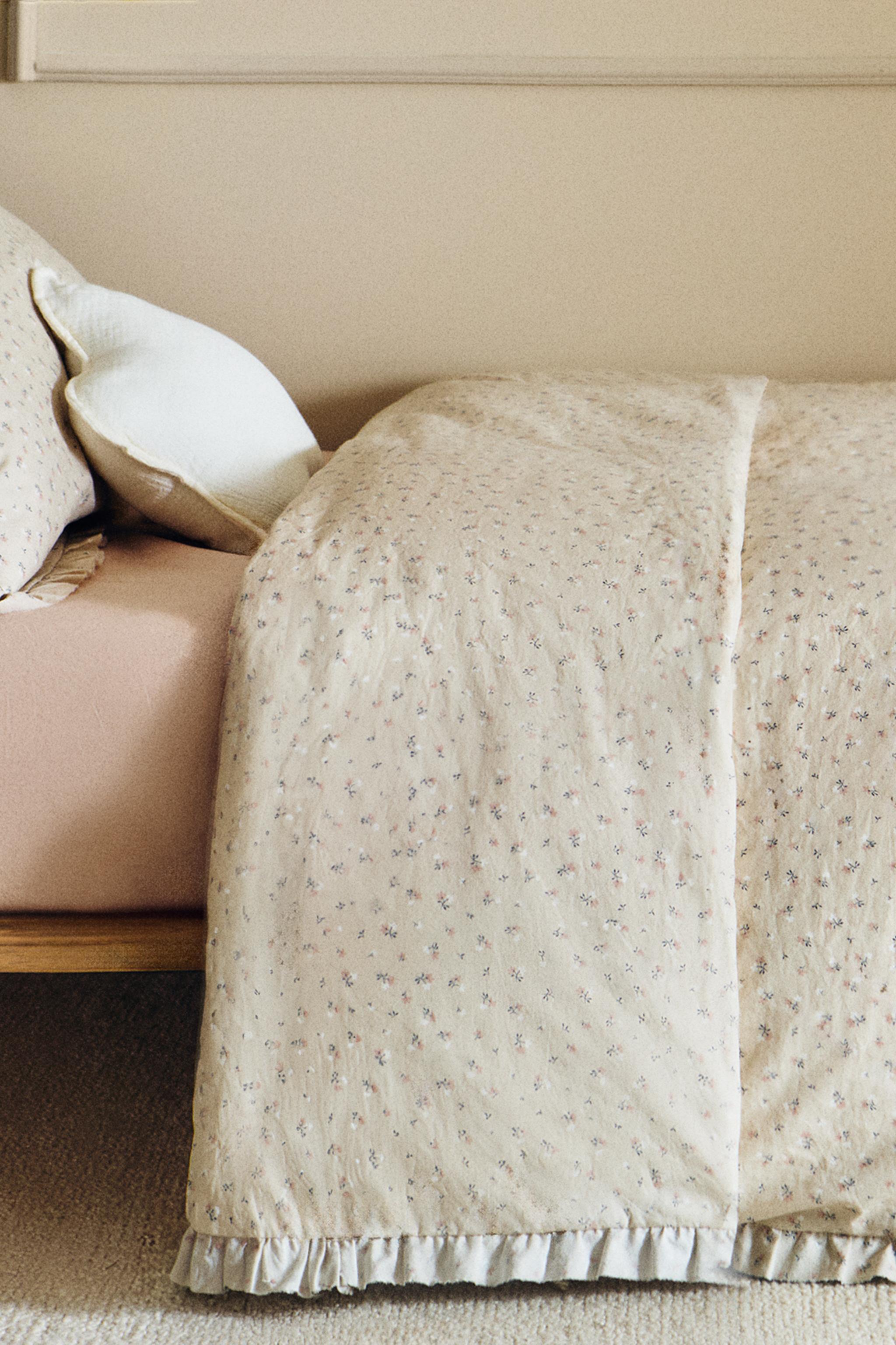 CHILDREN'S RUFFLED DUVET COVER WITH FLOWERS