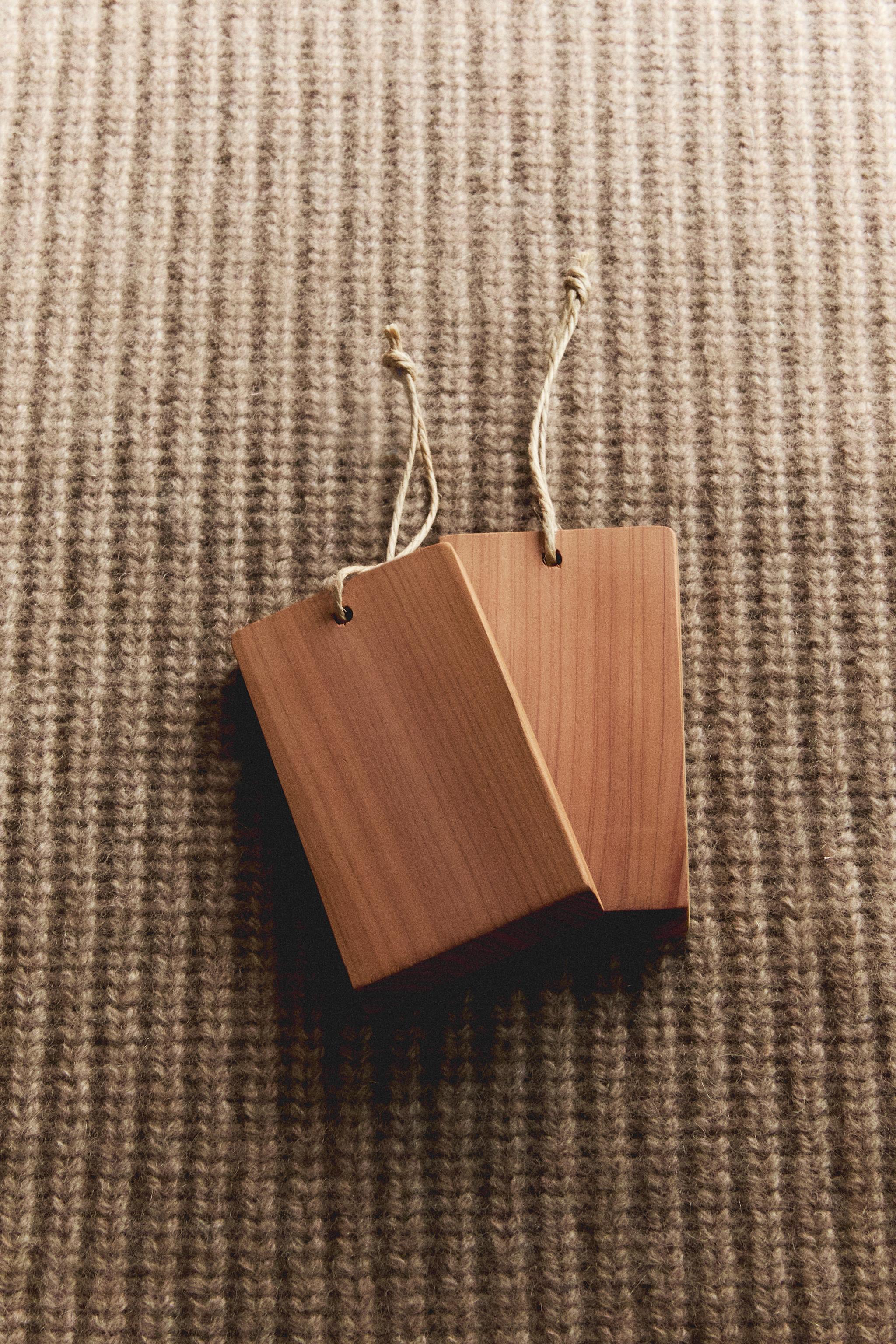 PACK OF WARDROBE CEDAR BLOCKS (PACK OF 6)