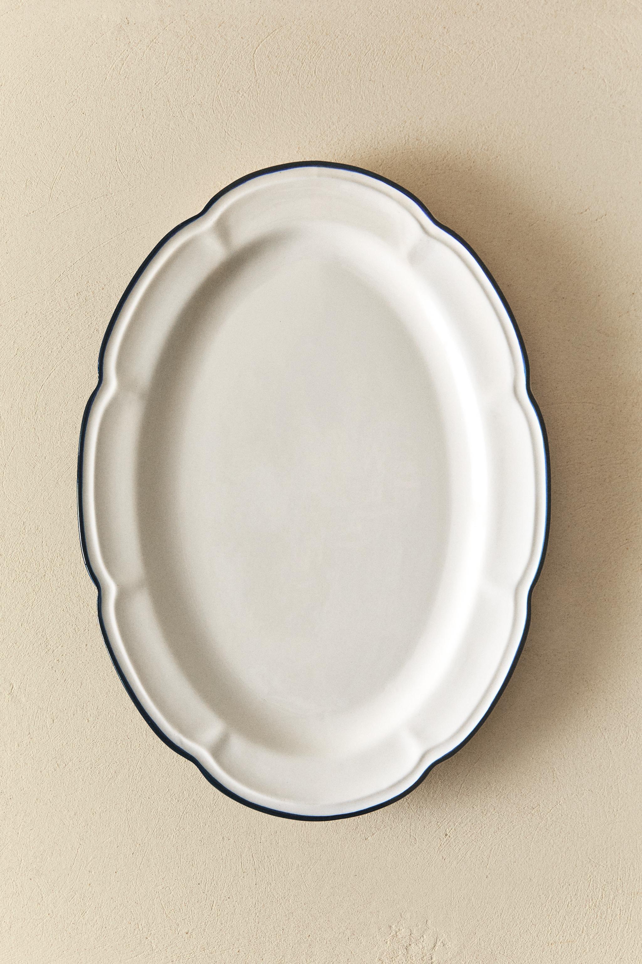 SERVING DISH WITH CONTRAST RIM