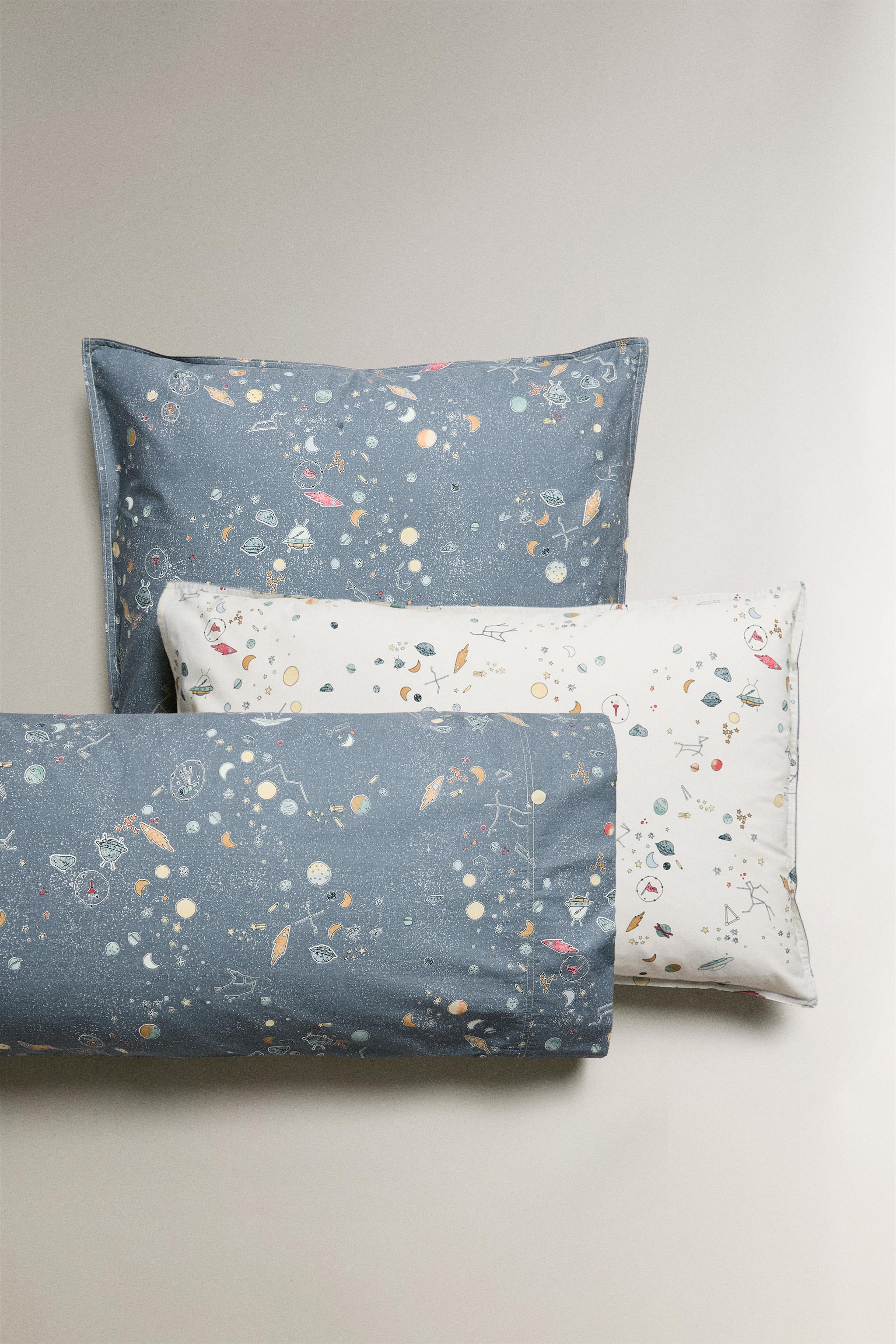 CHILDREN'S REVERSIBLE SPACE PILLOWCASE