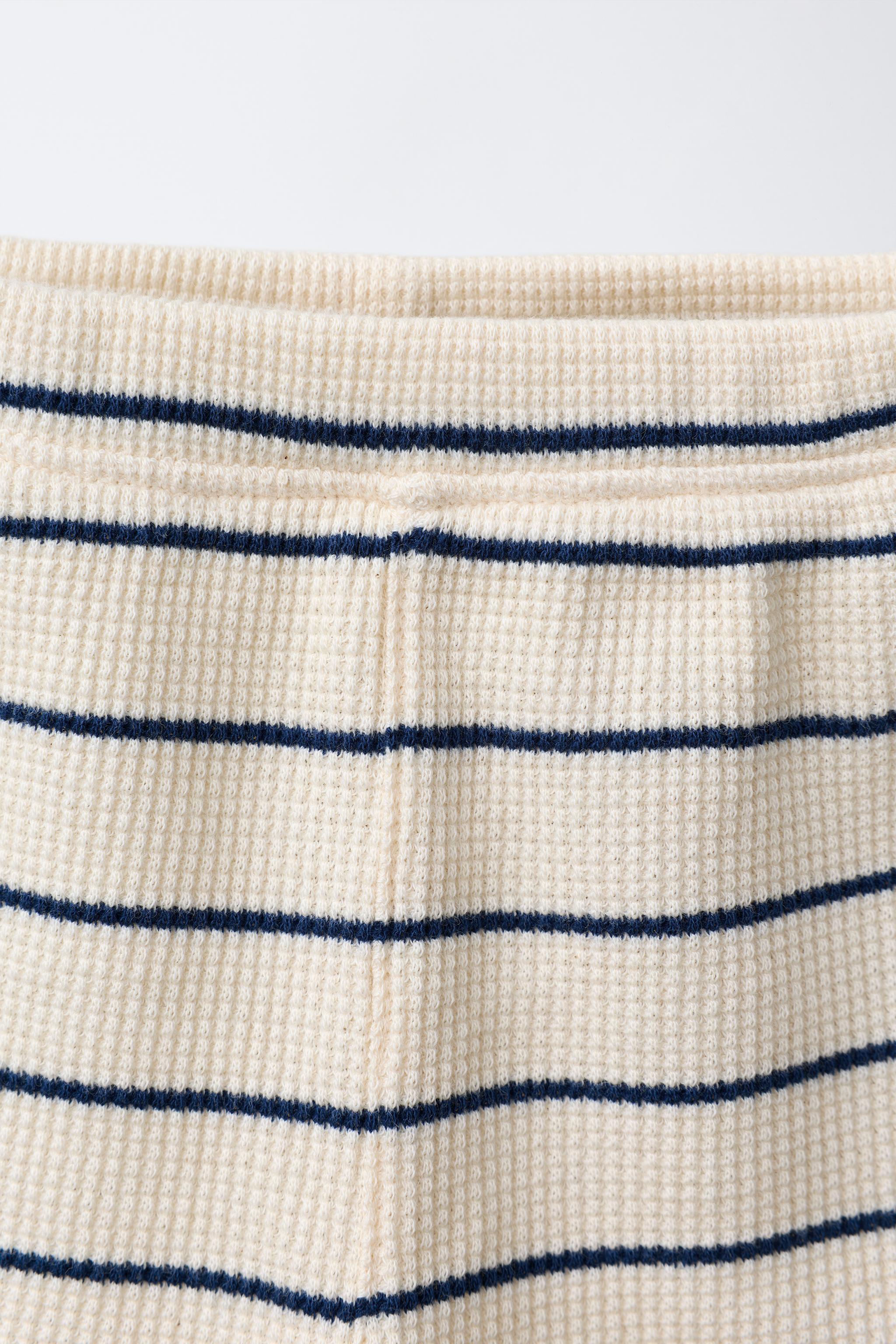 WAFFLE STRIPED SHORTS