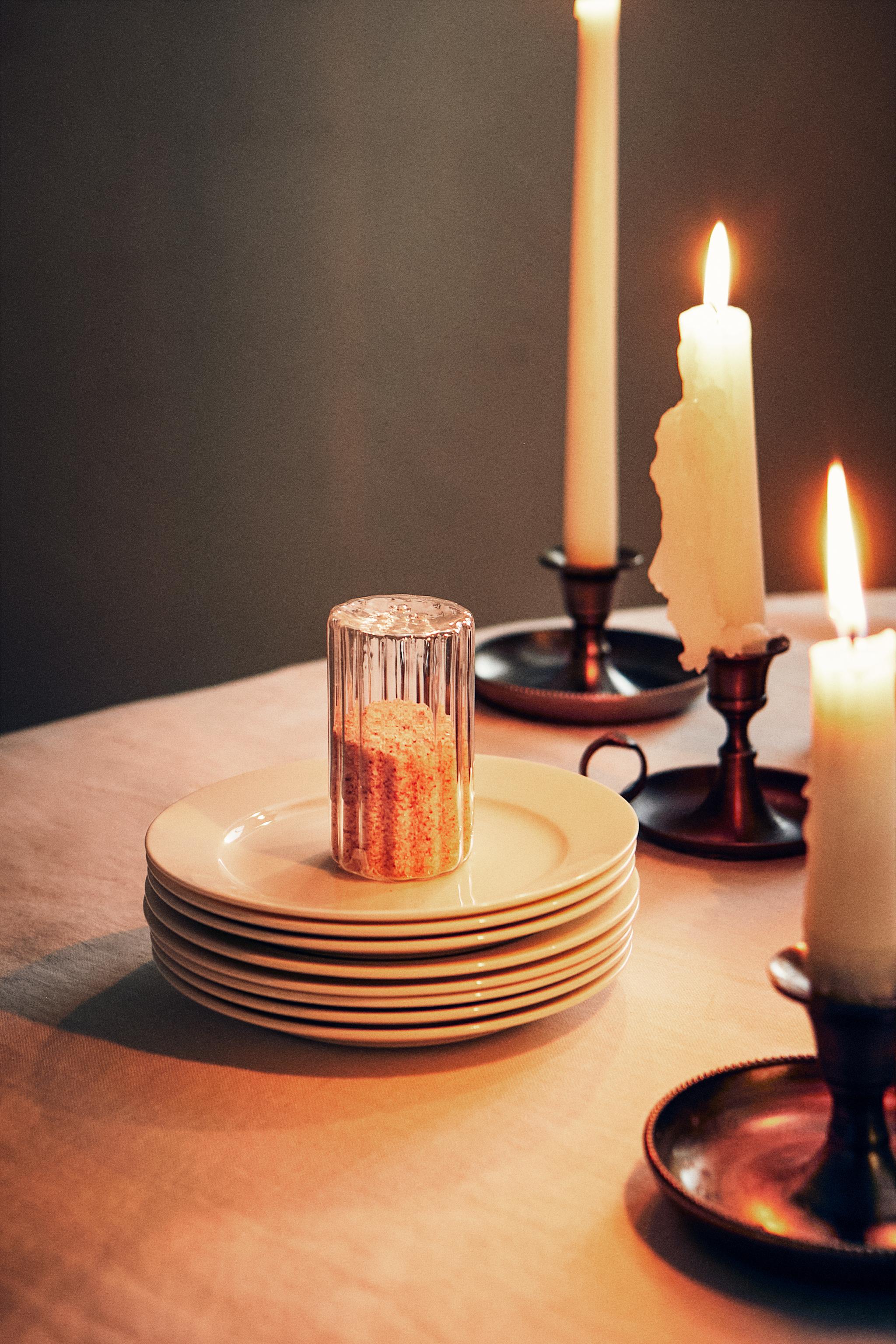 BOROSILICATE GLASS SALT SHAKER