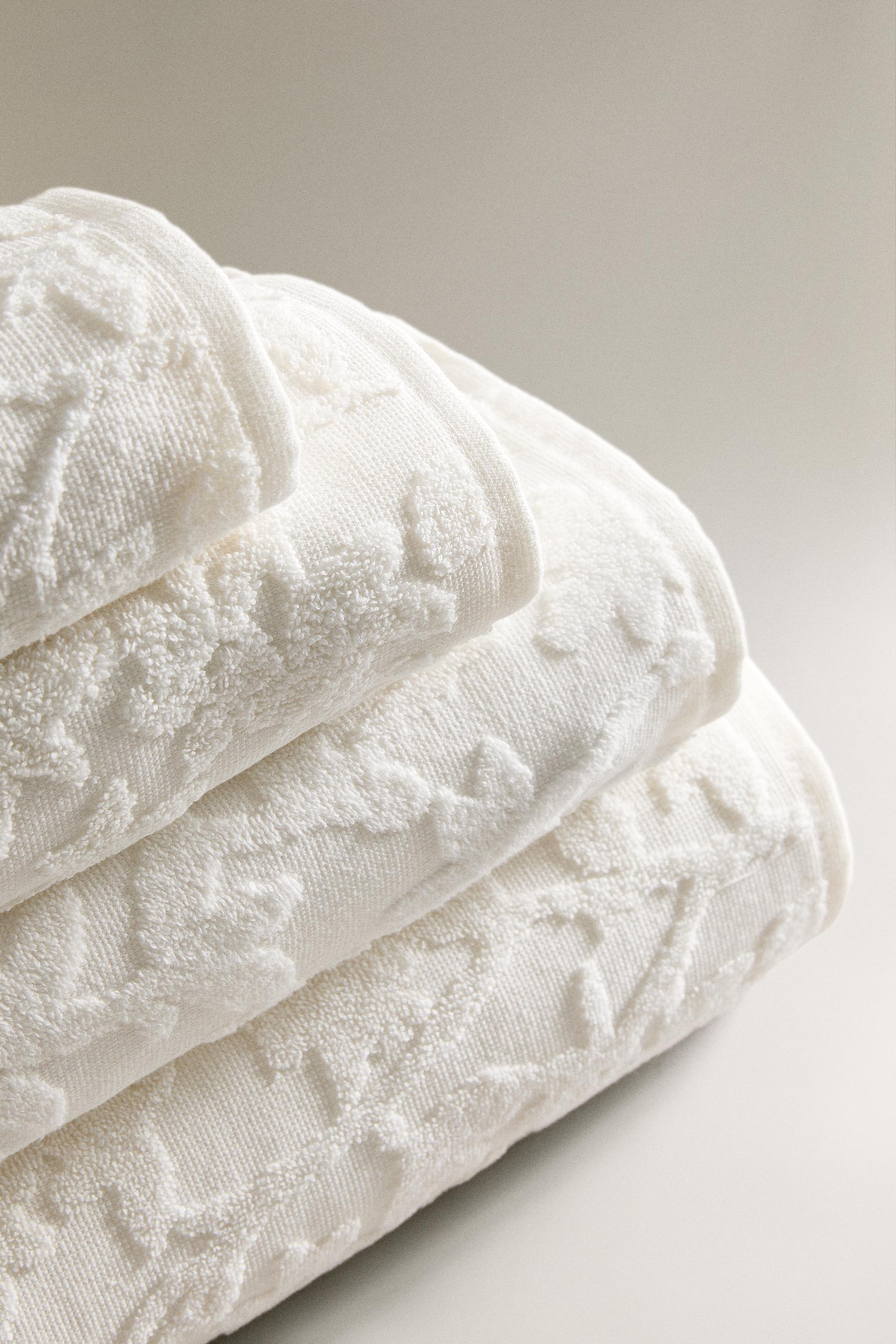 FLORAL JACQUARD BATH TOWEL