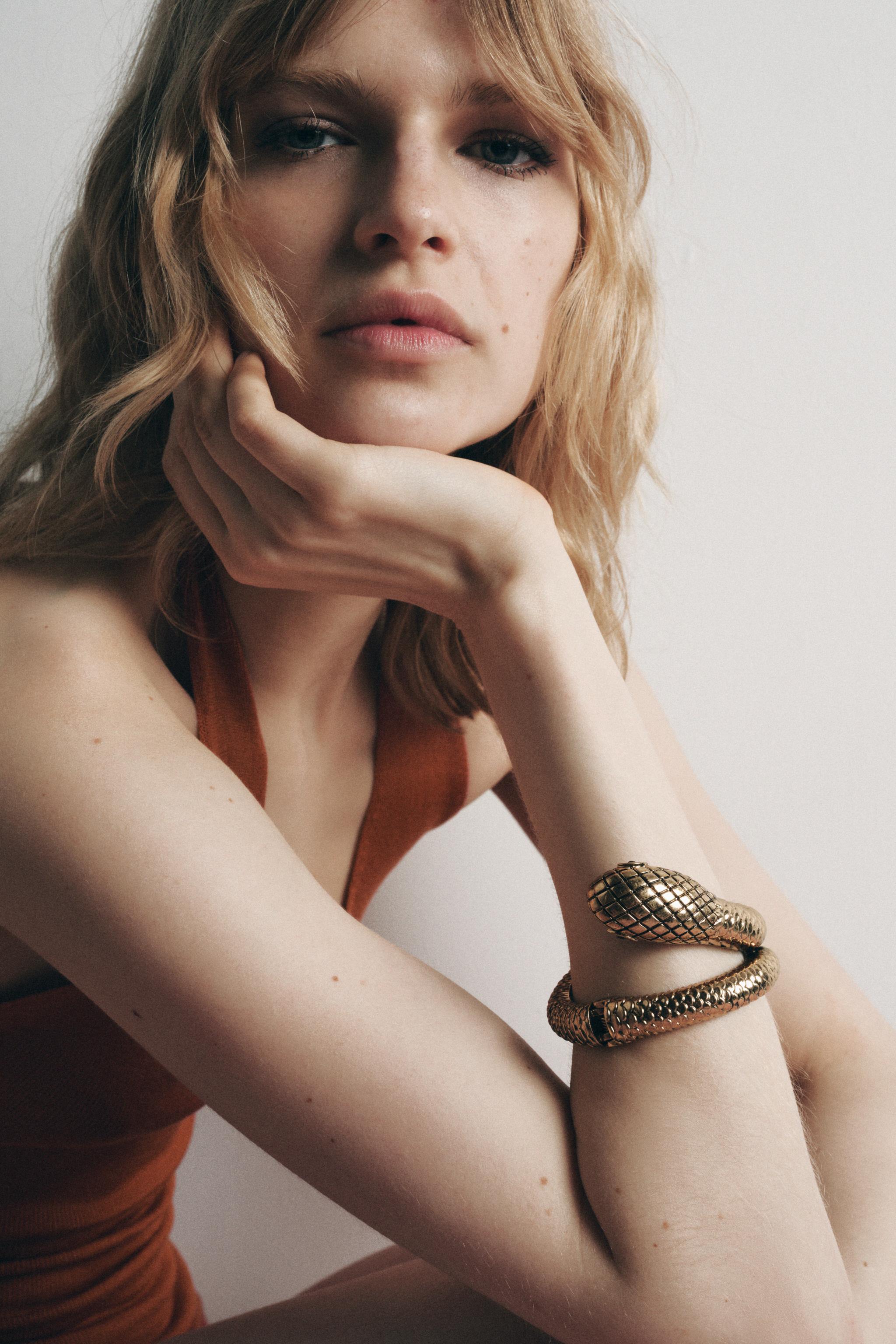 100% SILK SEAMLESS HALTER TOP