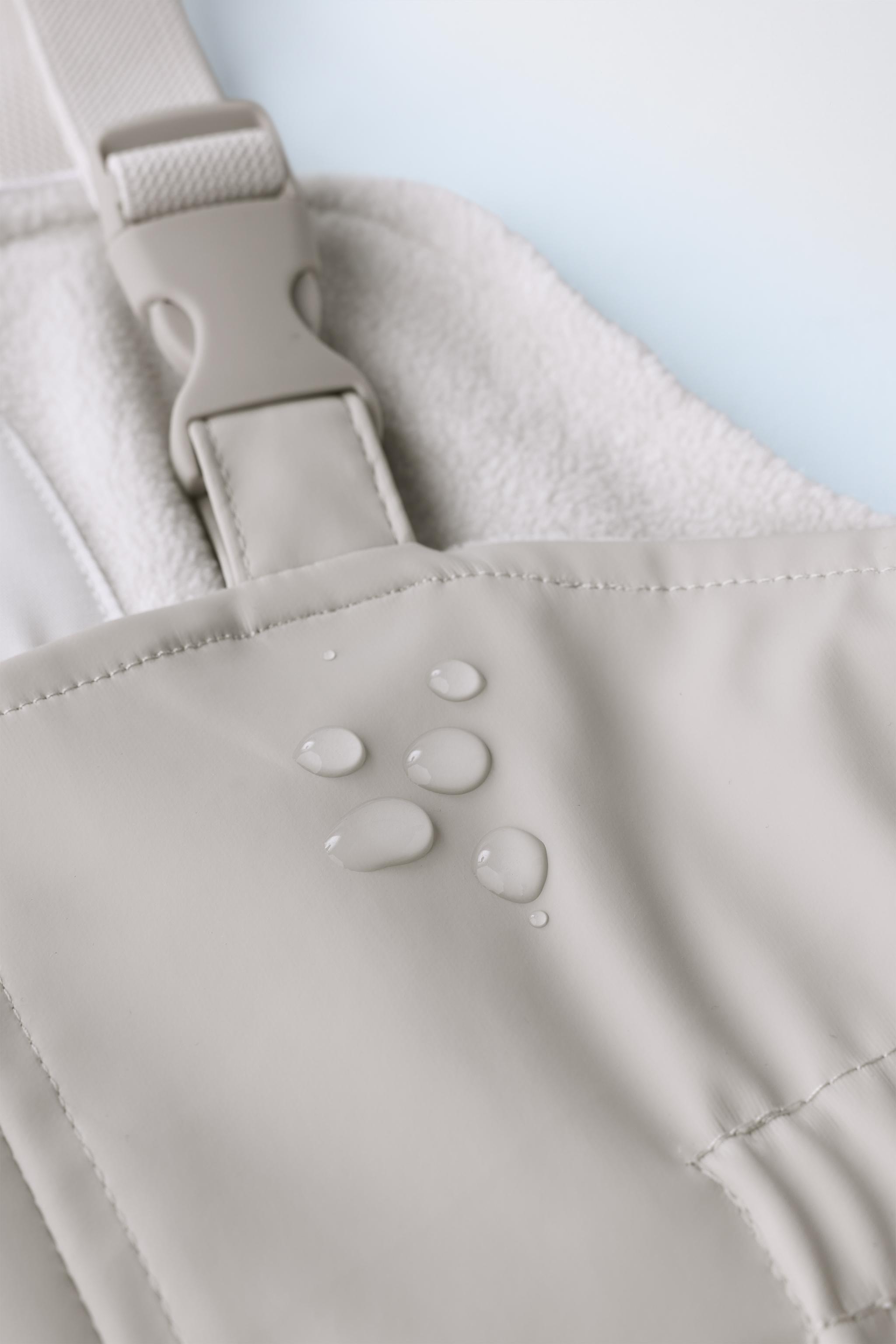 RUBBERIZED WATER-RESISTANT OVERALLS