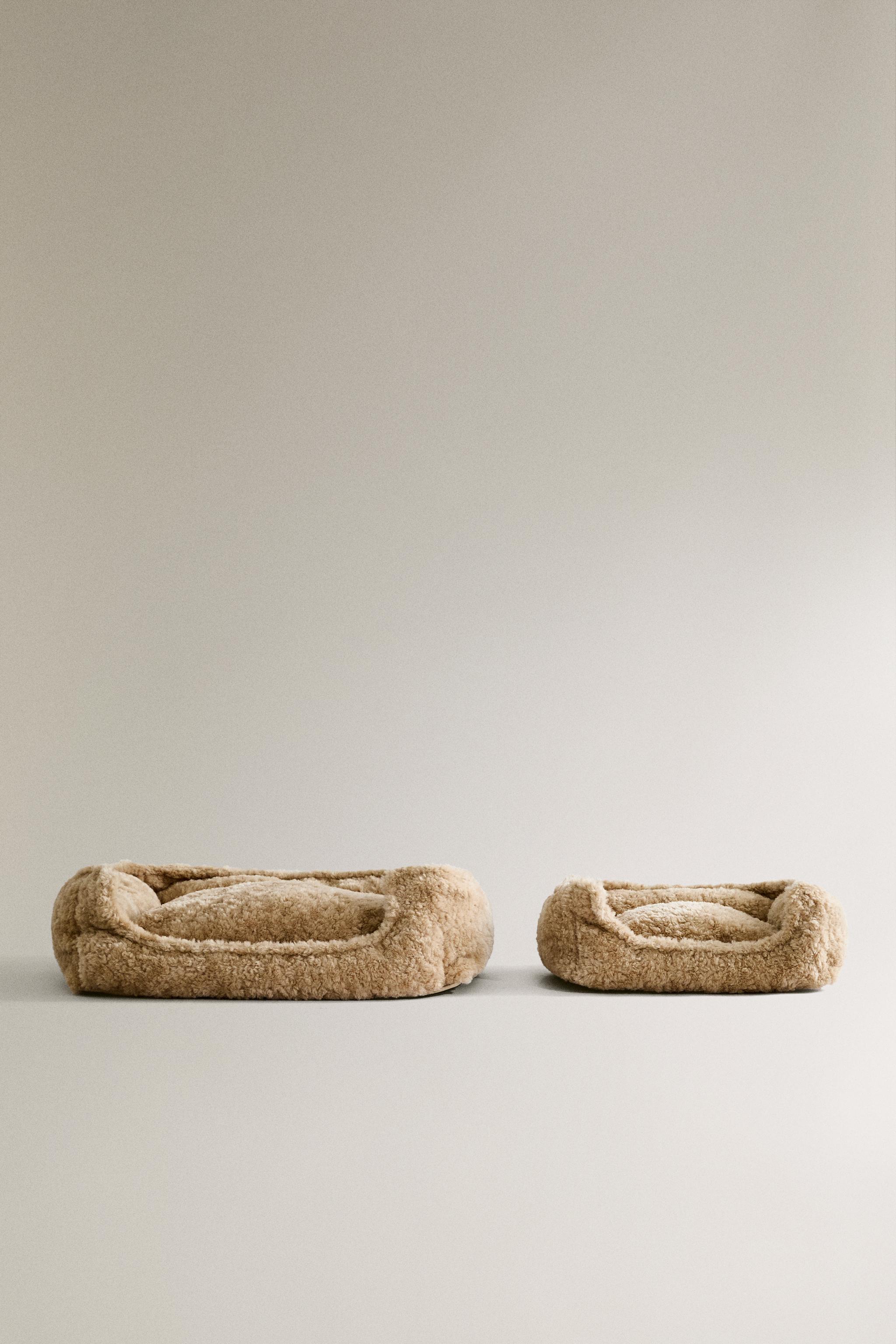 FAUX SHEARLING PET BED