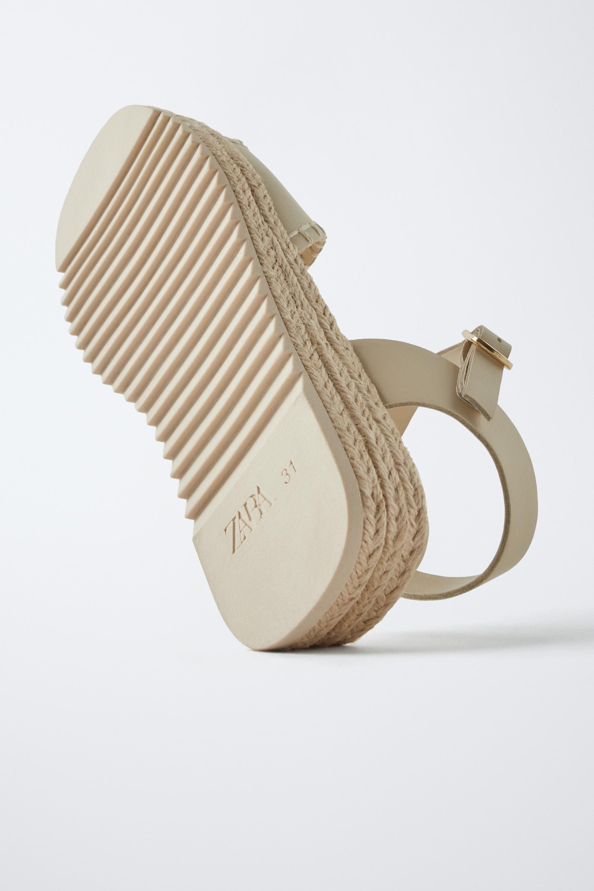 CHUNKY PLATFORM SANDALS