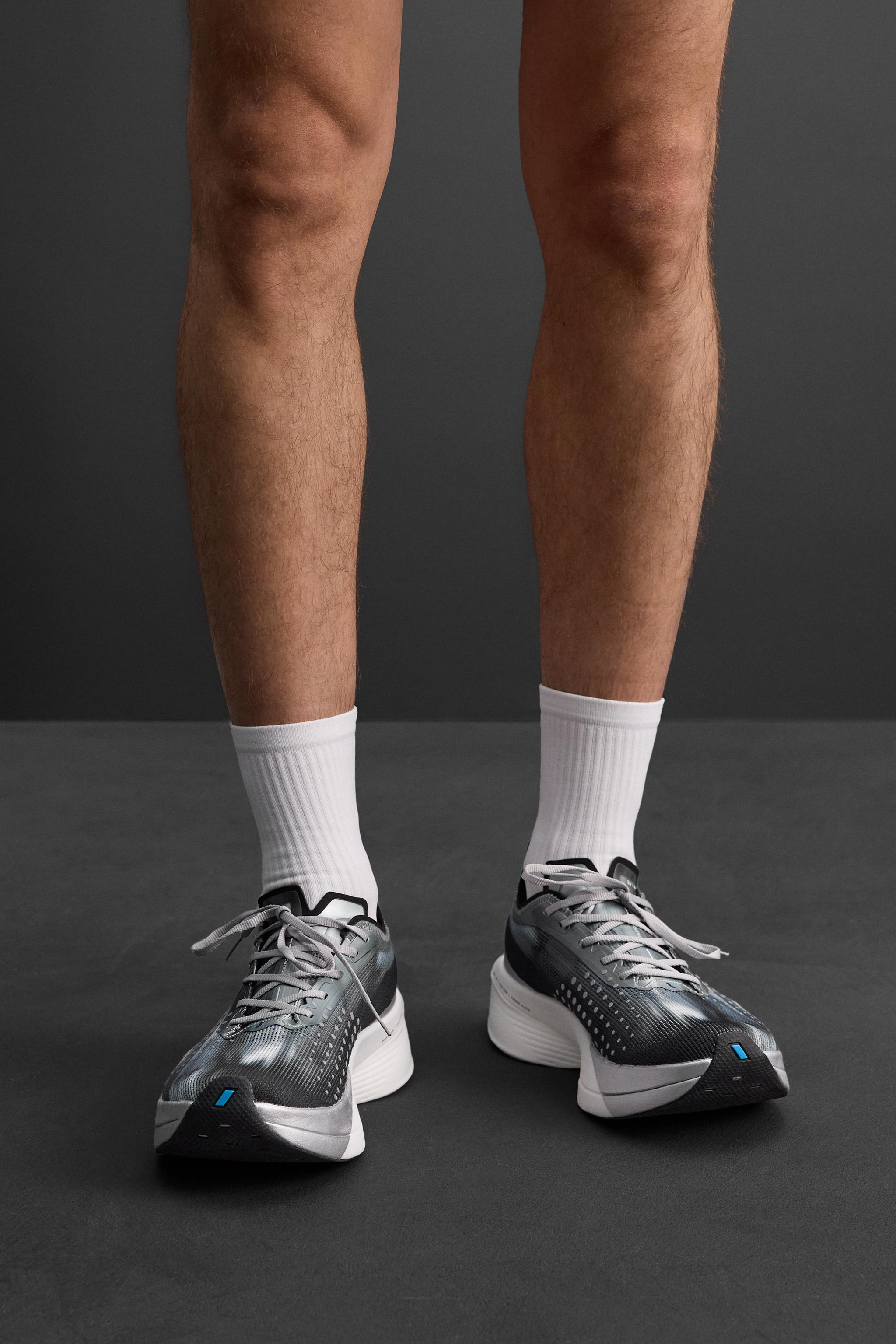 MARATHON RUNNING SHOES