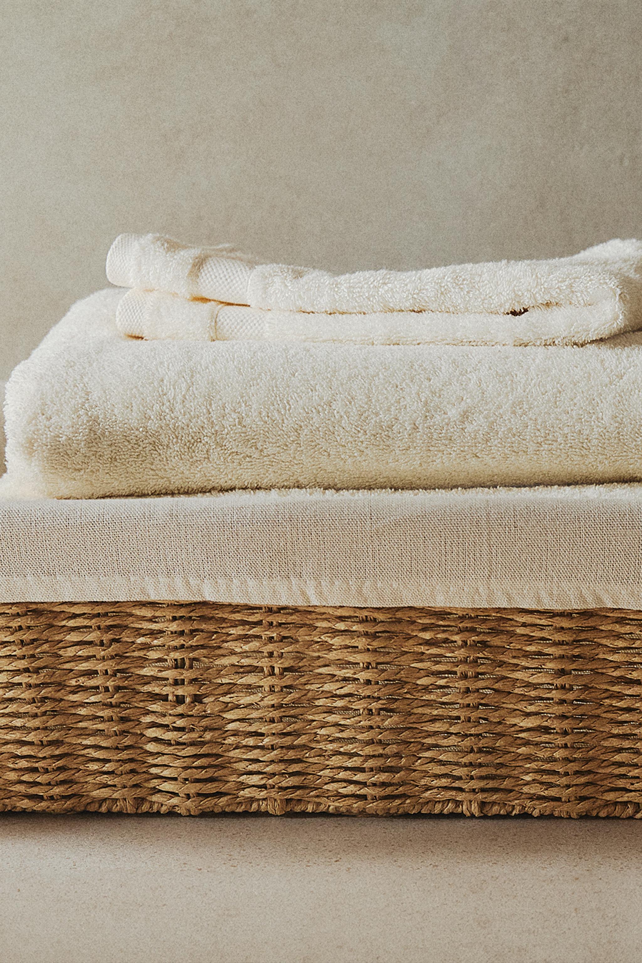 IRONING BASKET WITH FABRIC LINING