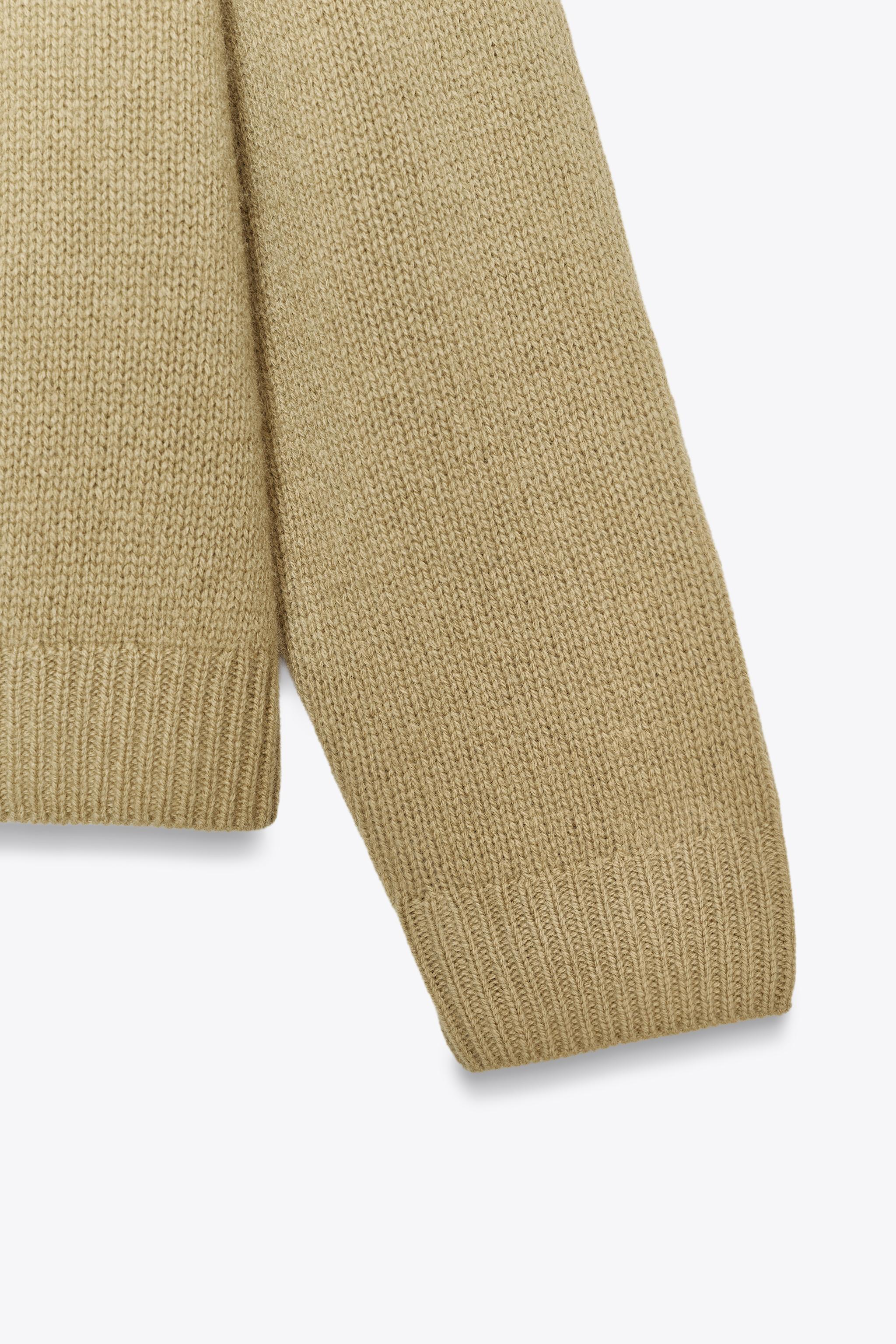 100% WOOL BASIC KNIT V-NECK SWEATER