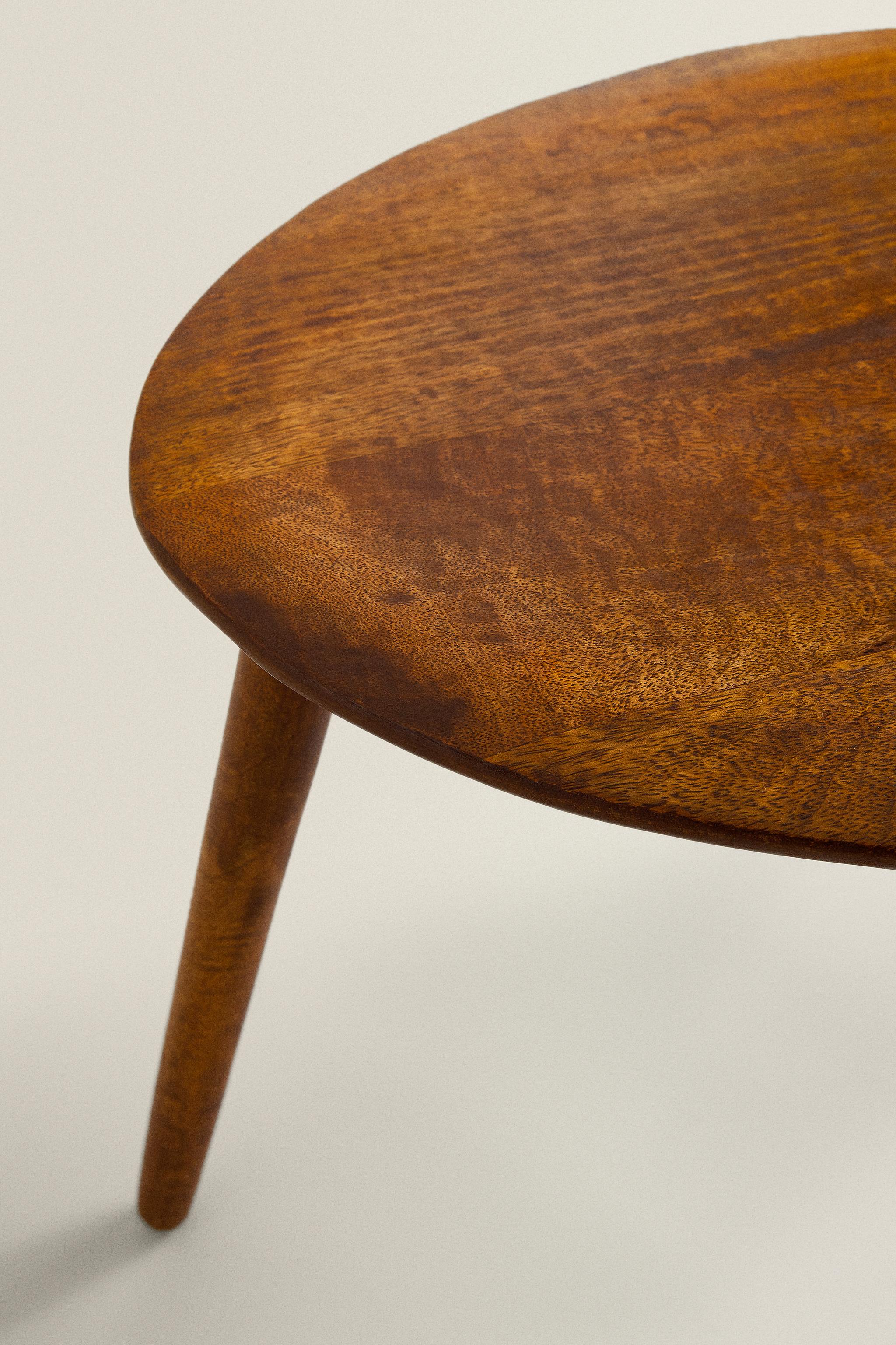 BEVELED WOODEN COFFEE TABLE