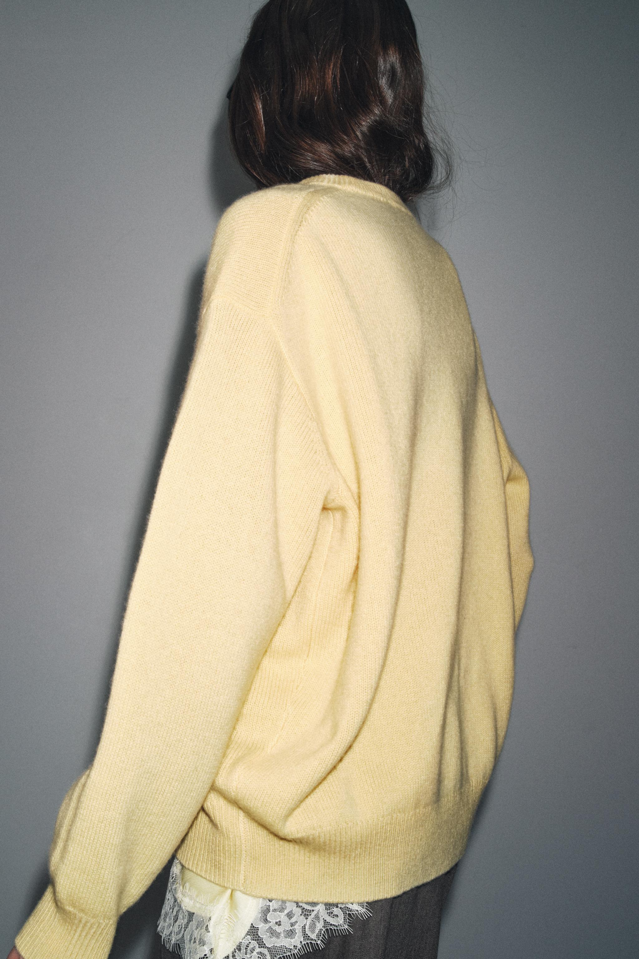 BASIC 100% CASHMERE KNIT SWEATER