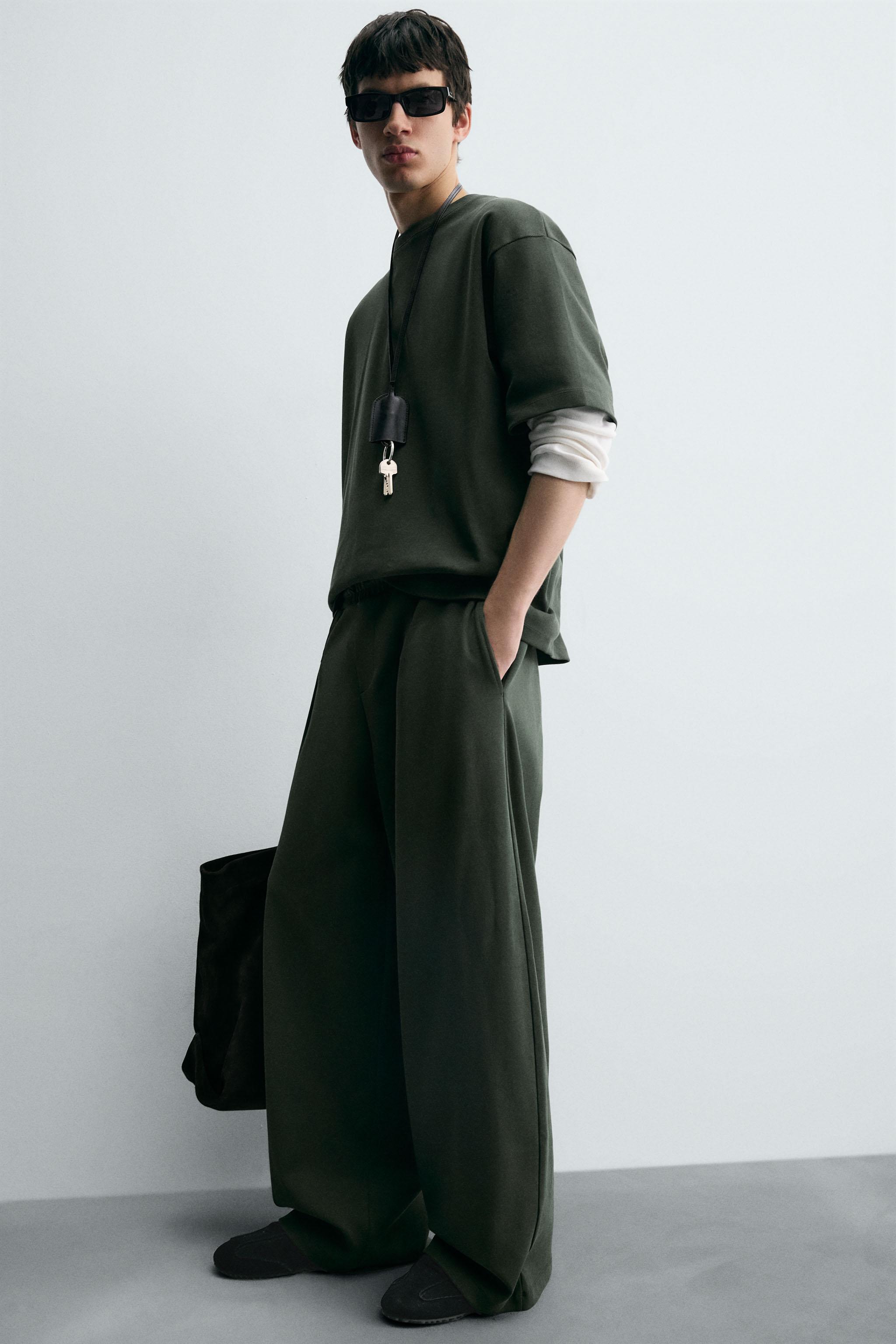 WIDE FIT PLEATED JOGGER PANTS