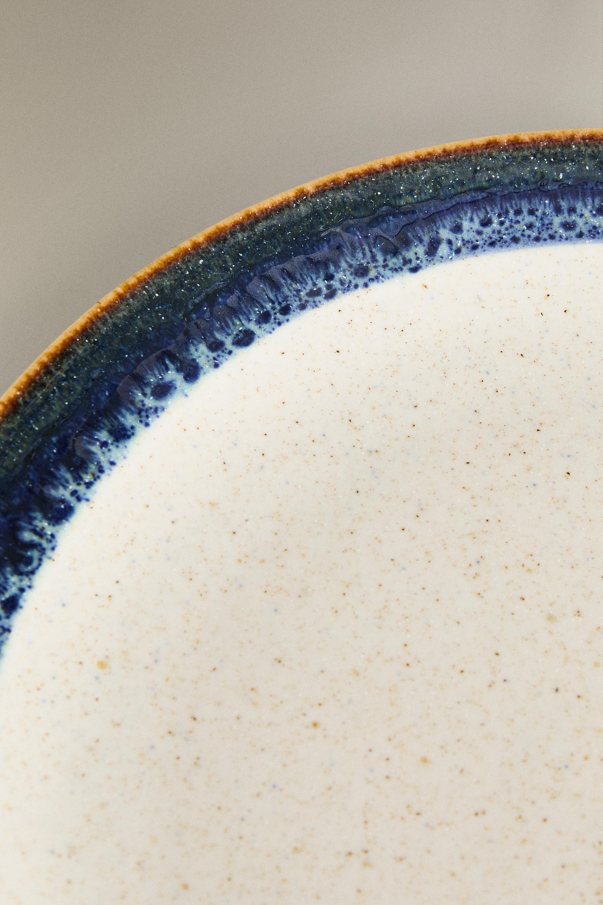 DYED RIM EARTHENWARE DINNER PLATE
