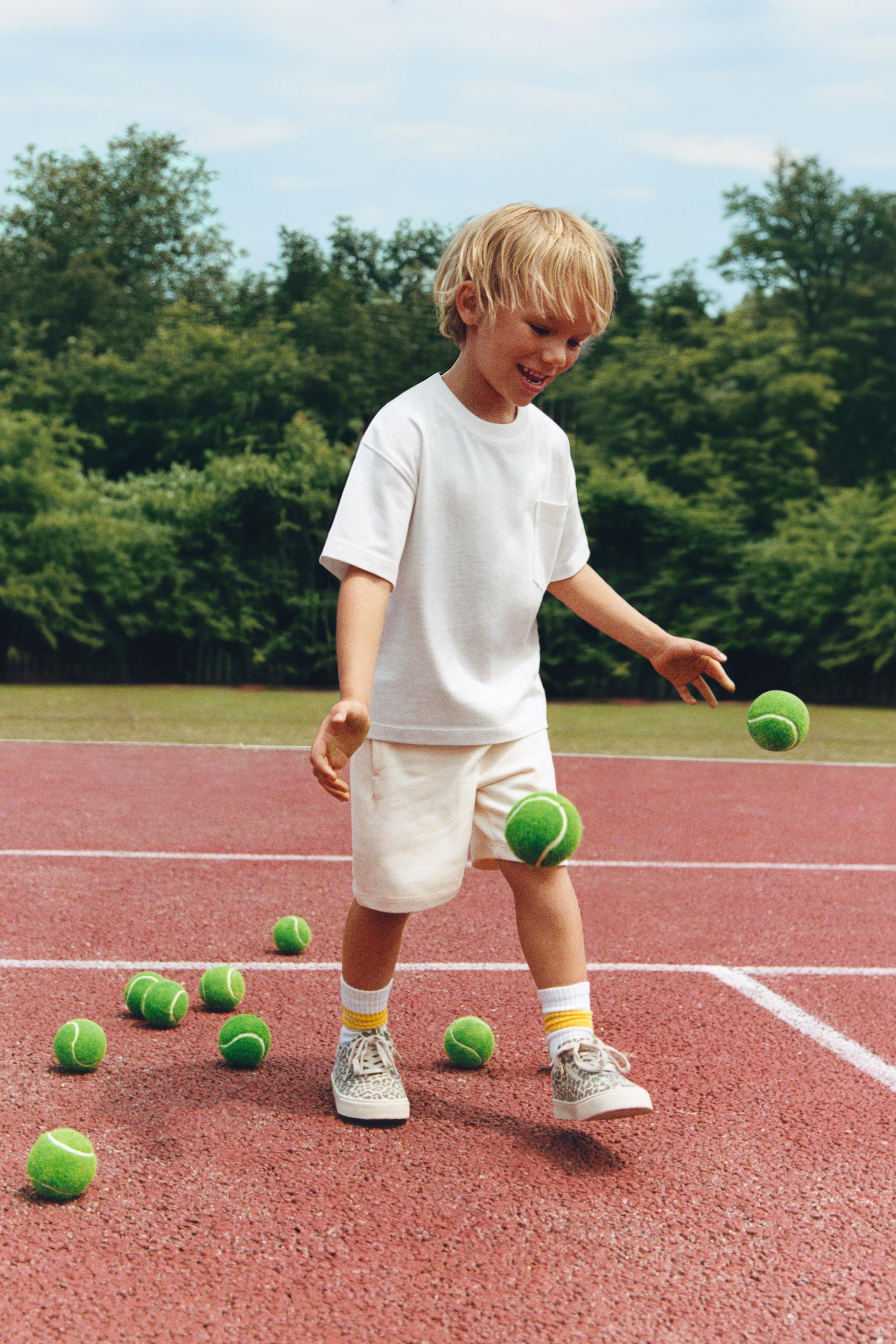 STRAIGHT TEXT PLUSH SHORTS