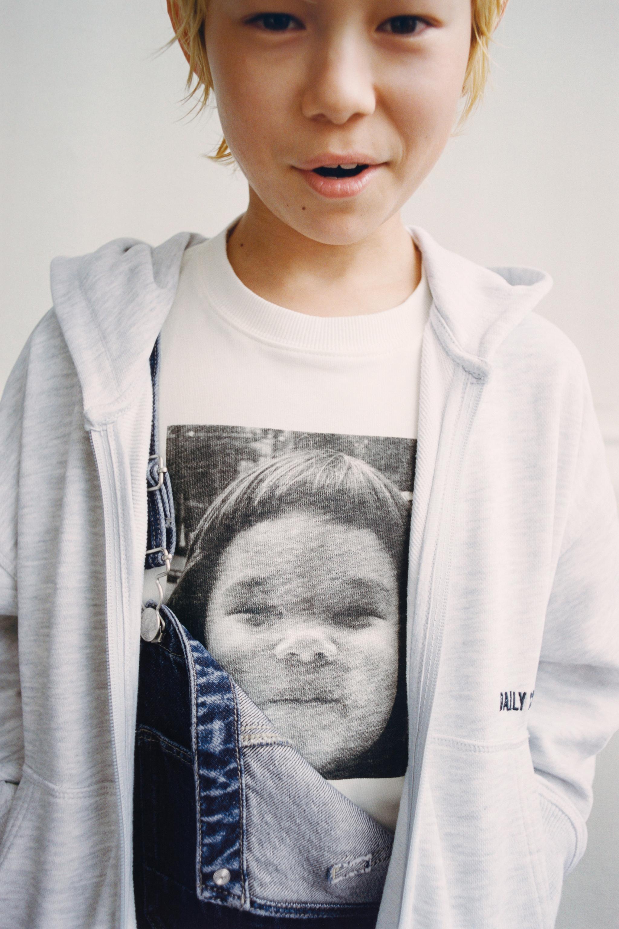 EMBROIDERED TEXT HOODED SWEATSHIRT