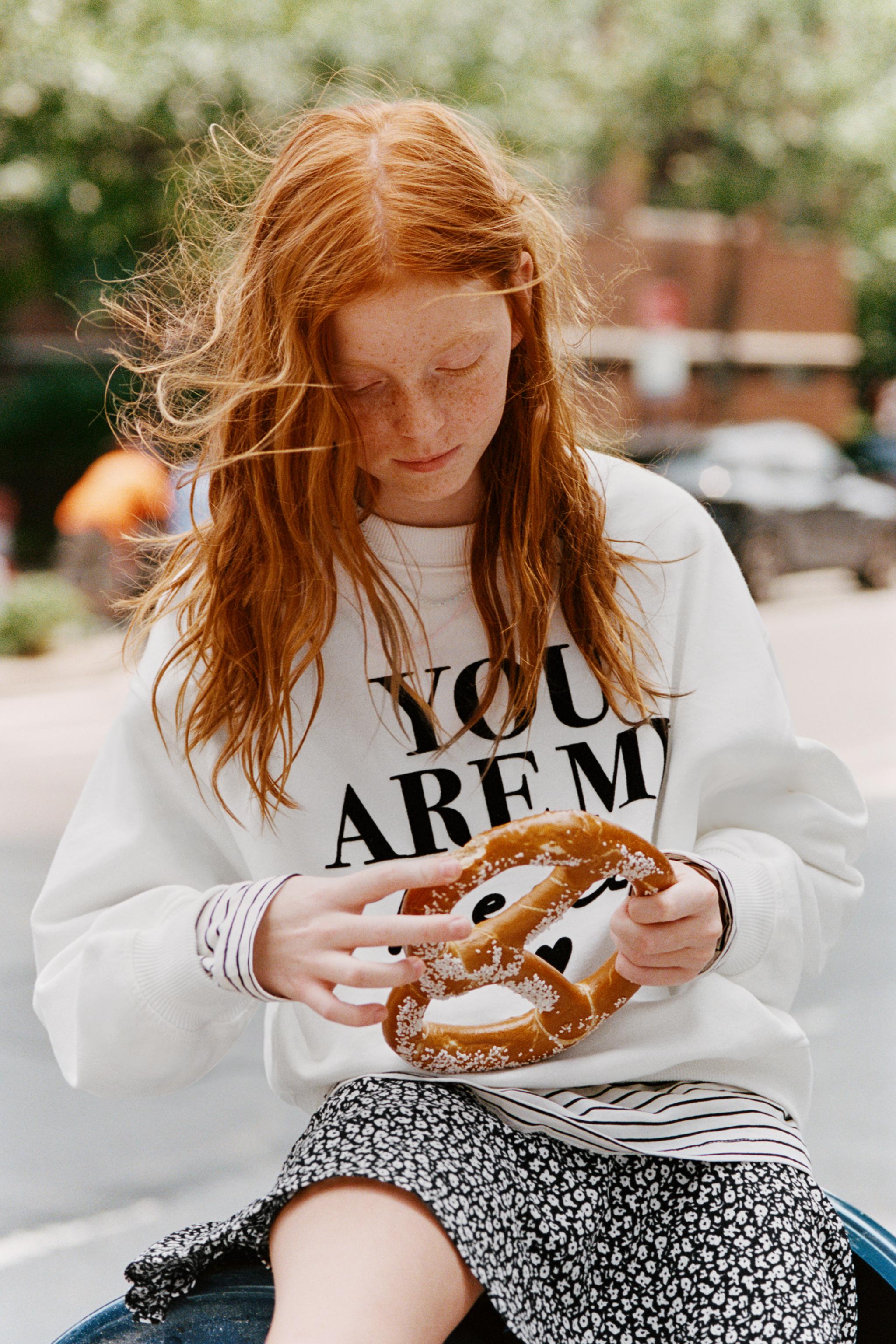 FLOCKED TEXT SWEATSHIRT