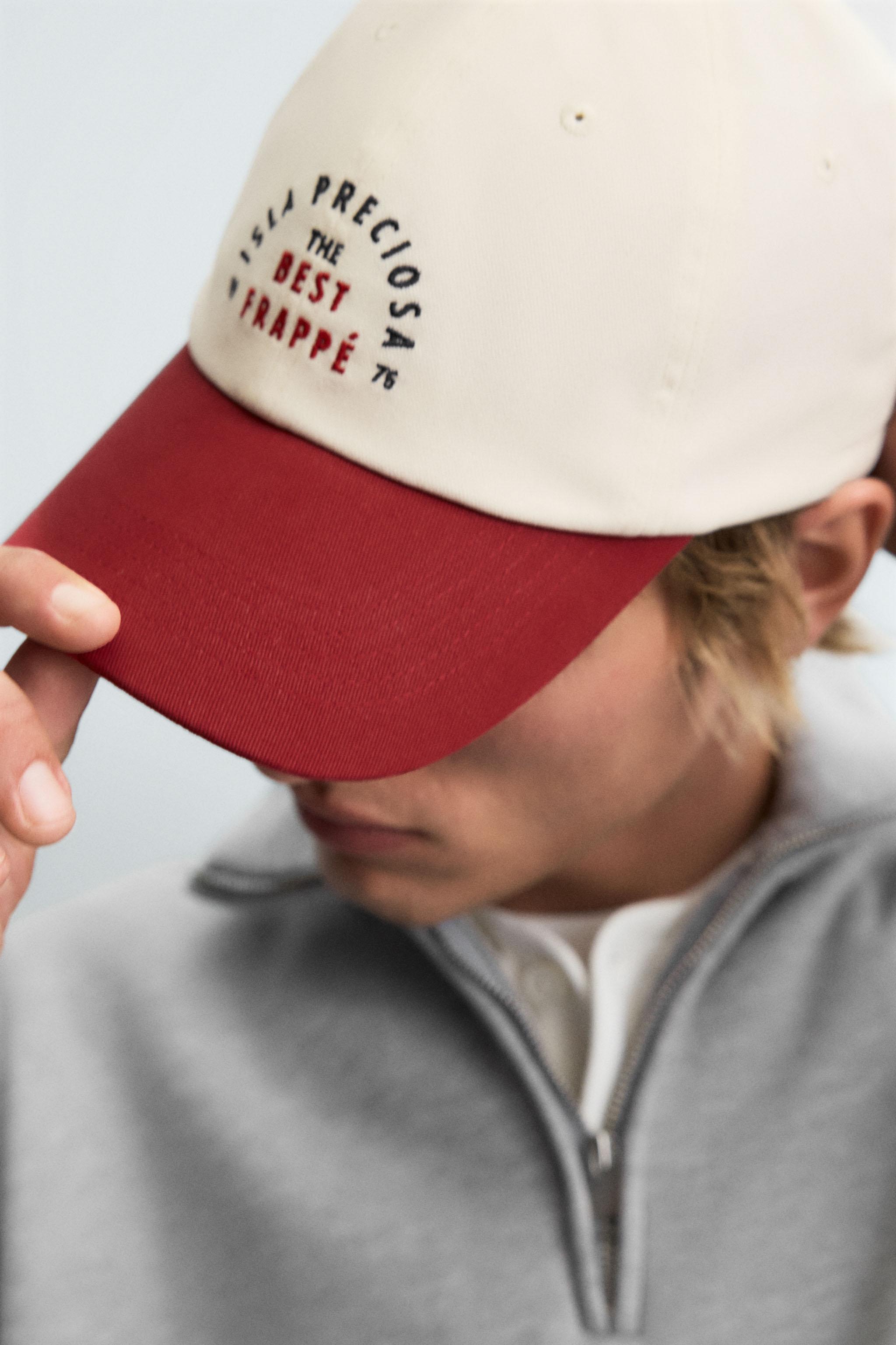 CONTRAST EMBROIDERY CAP