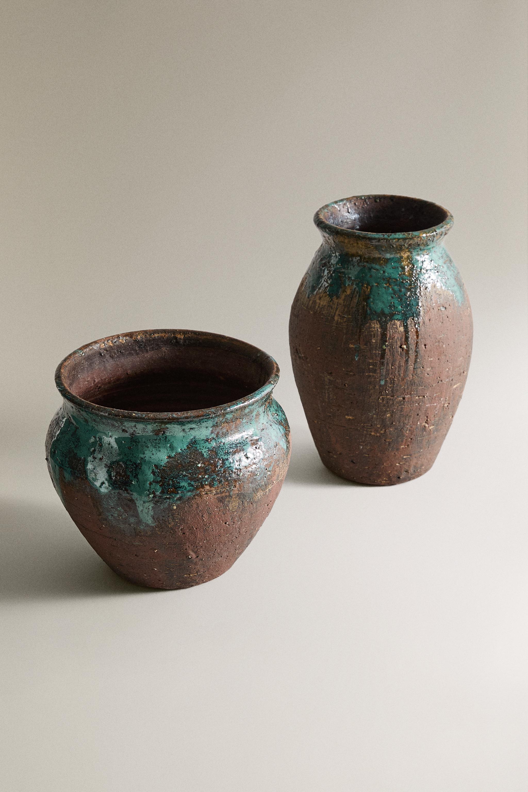 TERRACOTTA DRIP VASE