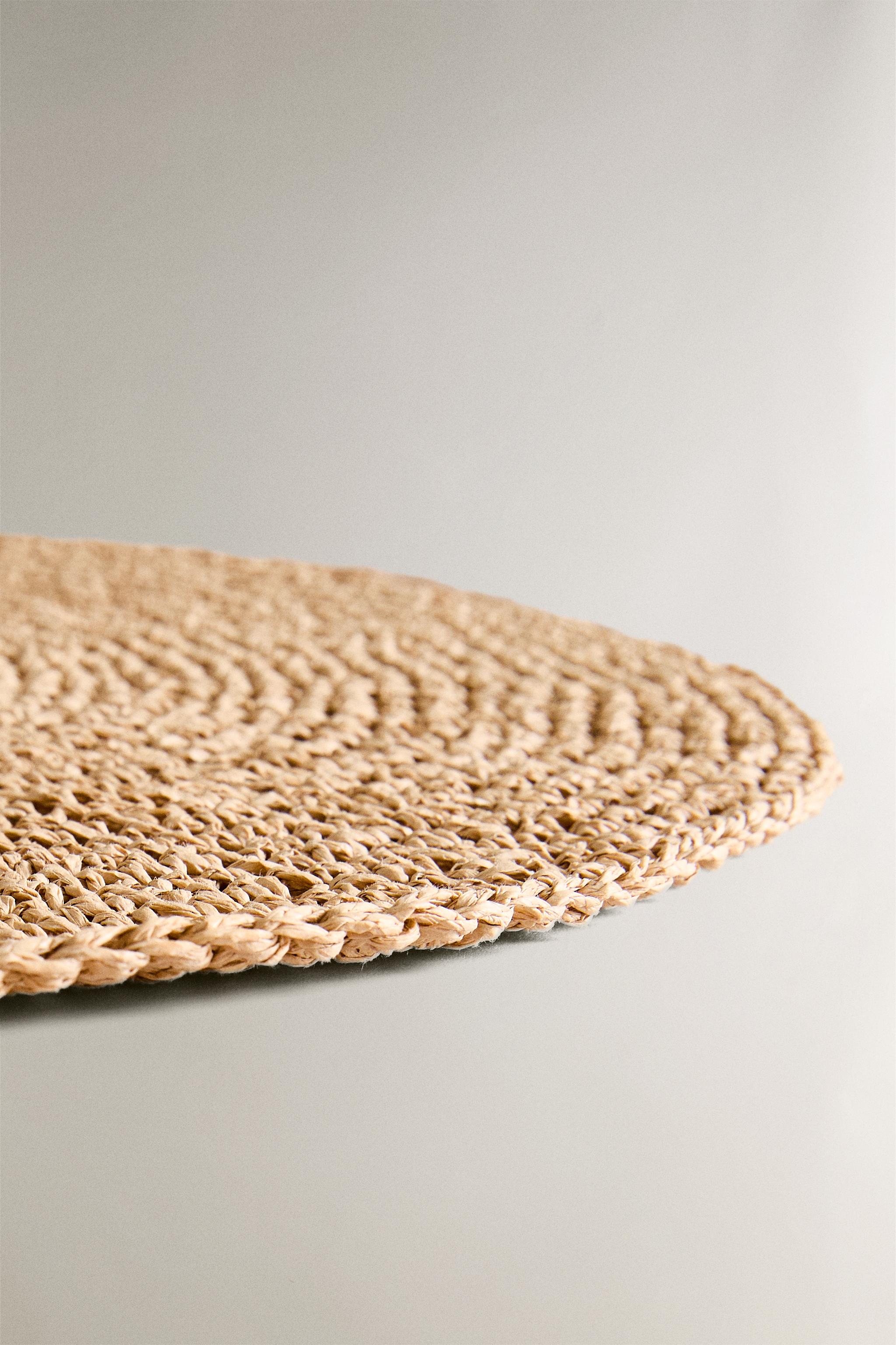 ROUND PAPER PLACEMAT