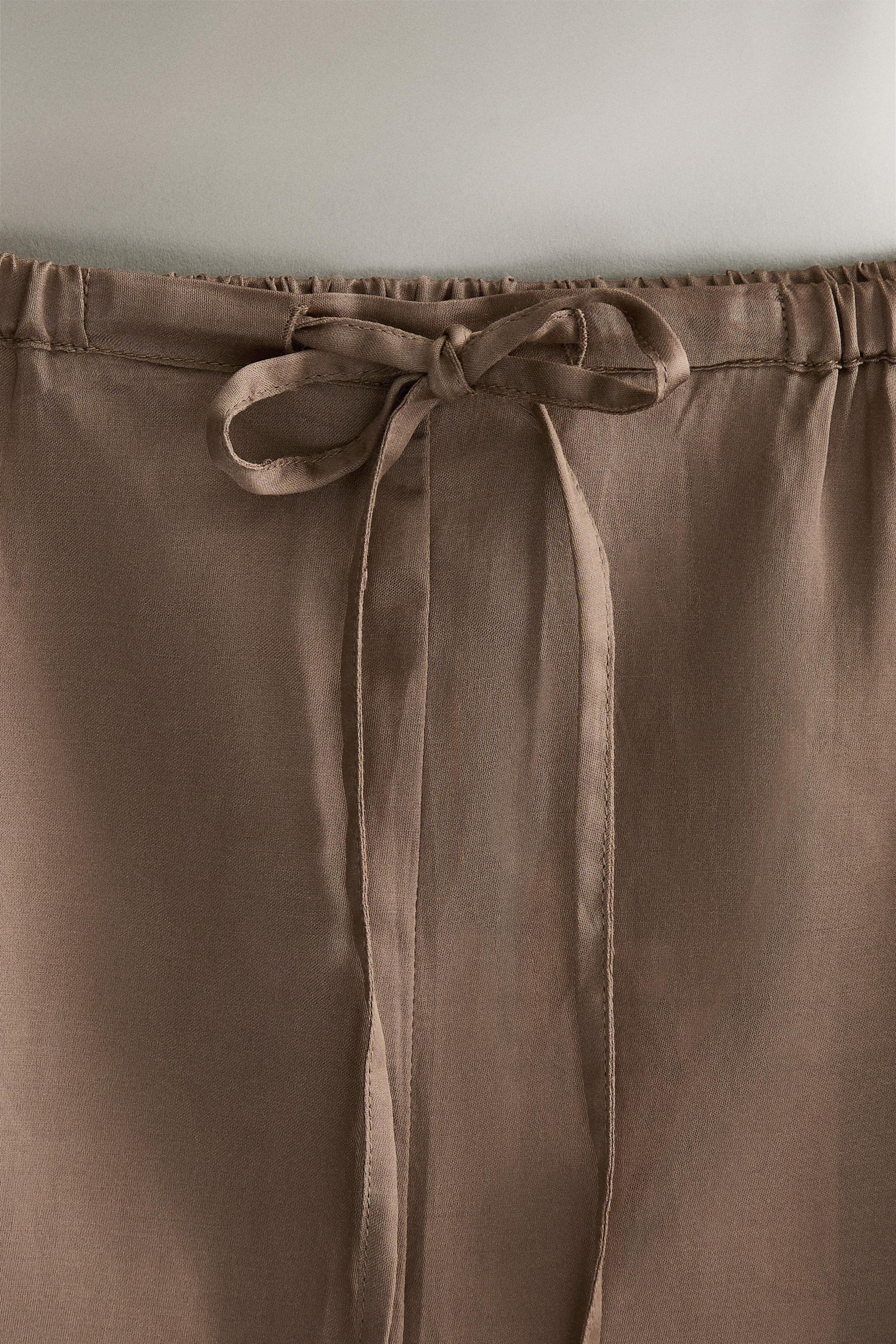 GATHERED SATEEN SHORTS