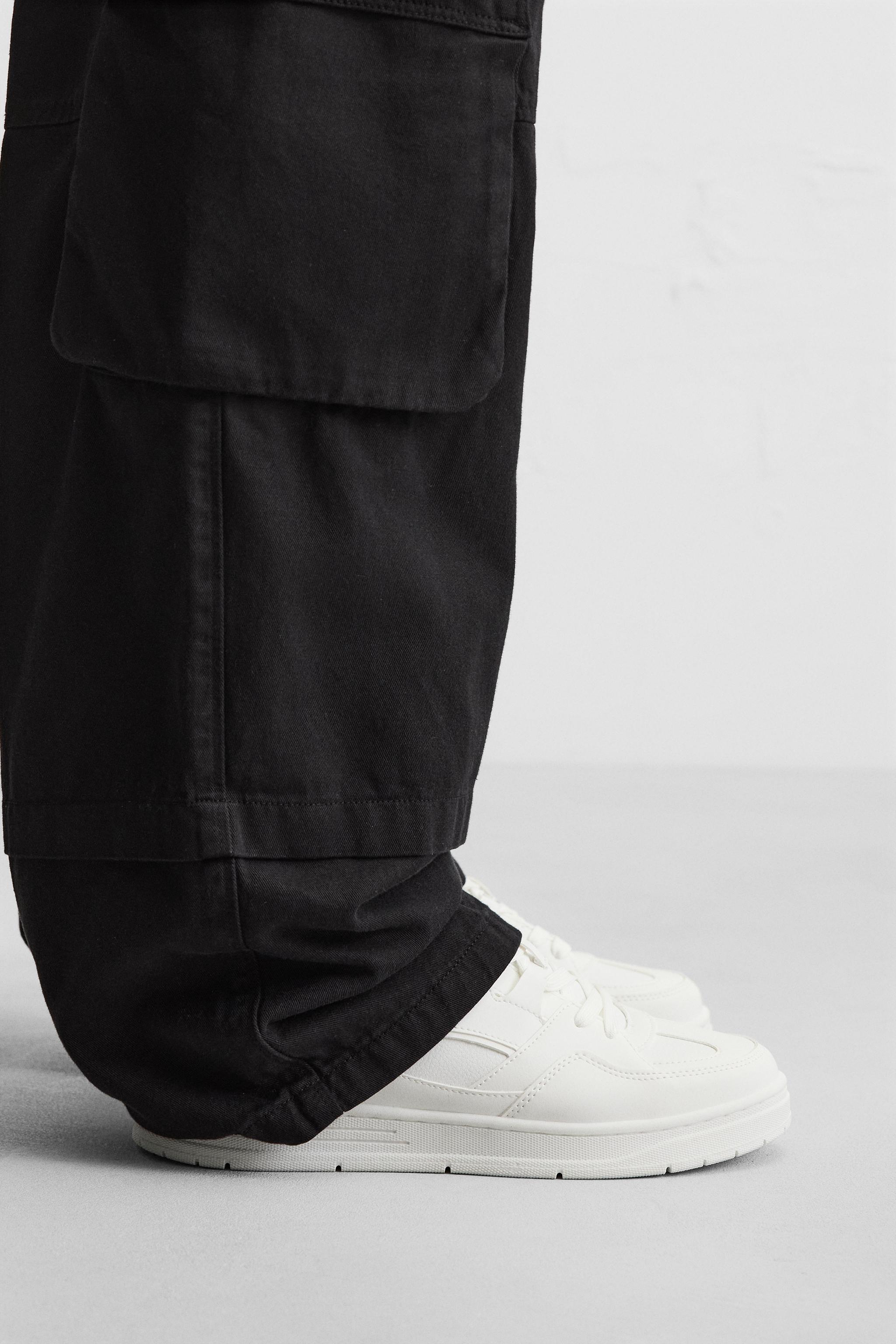 RETRO STYLE SNEAKERS