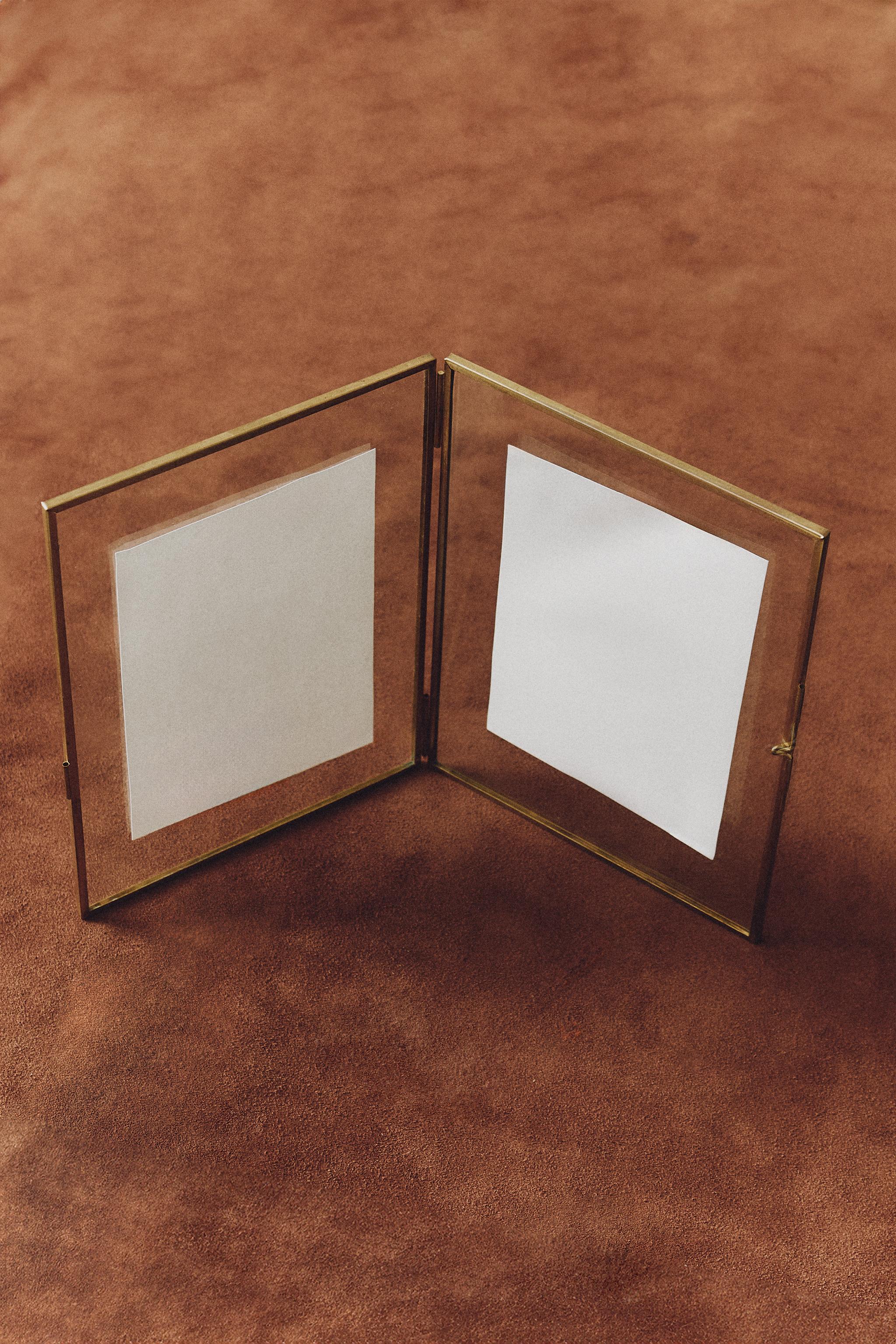 GOLDEN DOUBLE PICTURE FRAME