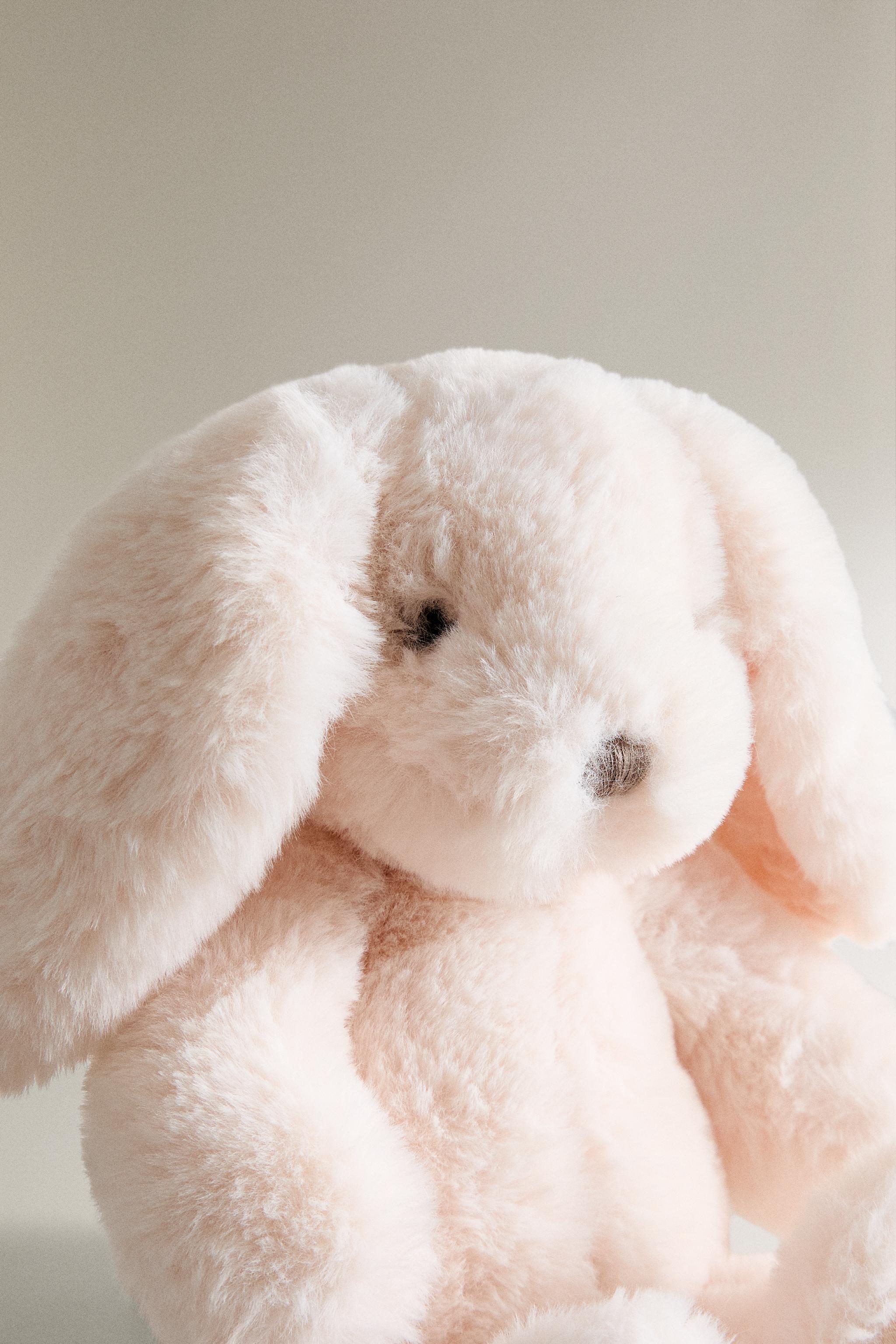 CHILDREN’S BUNNY PLUSH TOY