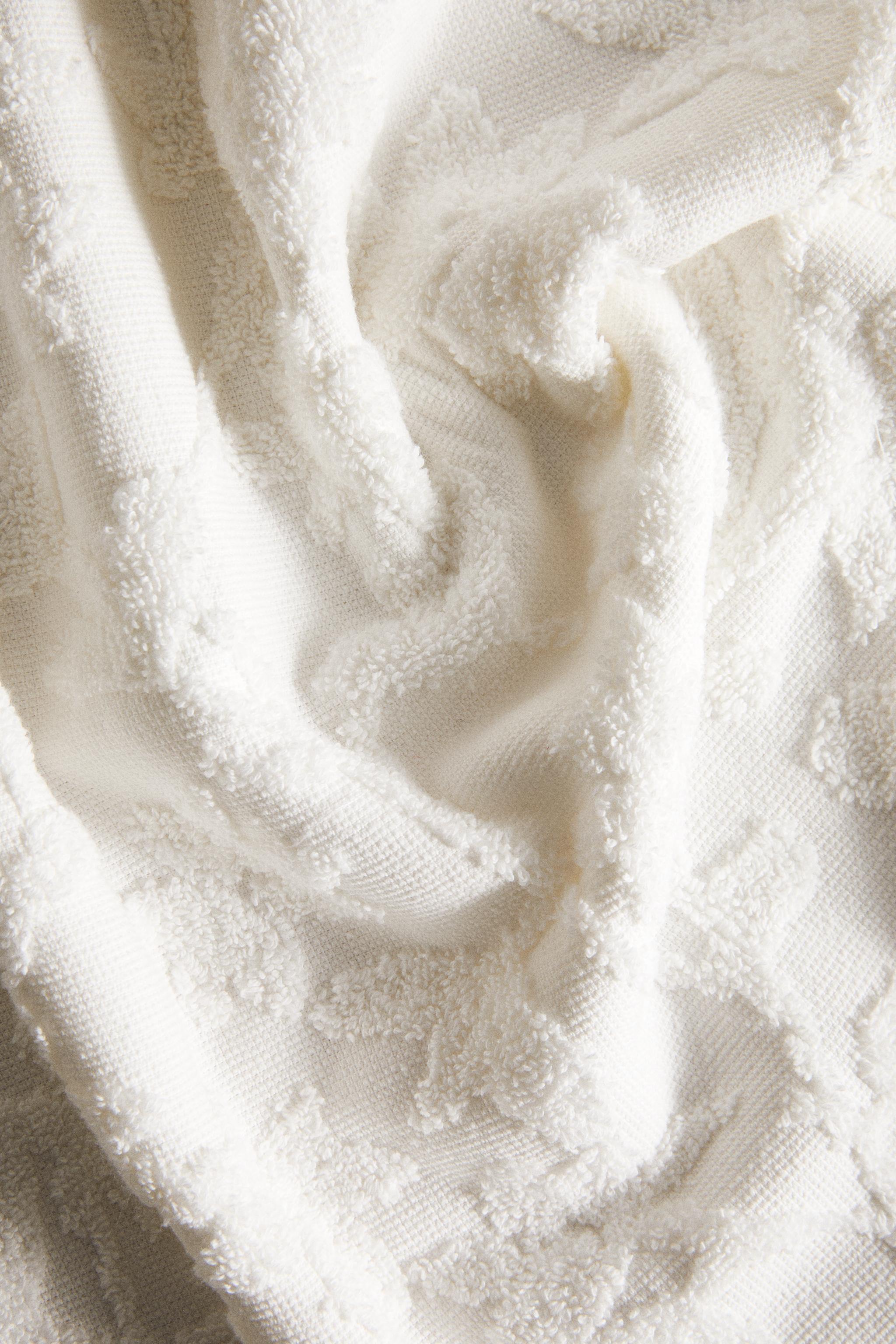 FLORAL JACQUARD BATH TOWEL