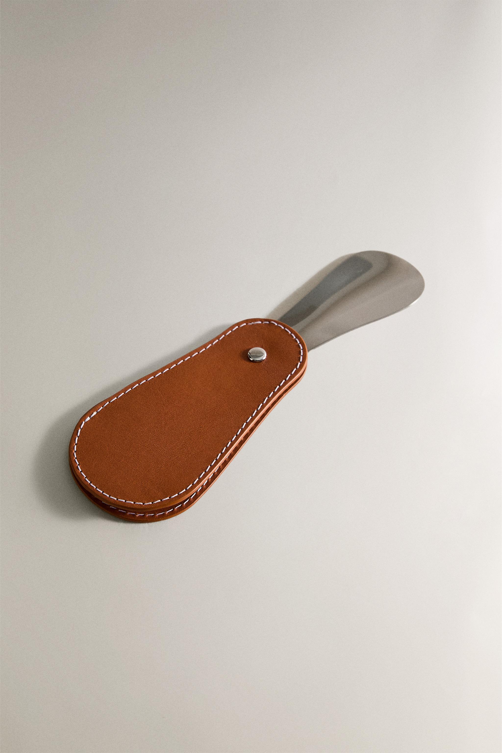 LEATHER TRAVEL SHOEHORN