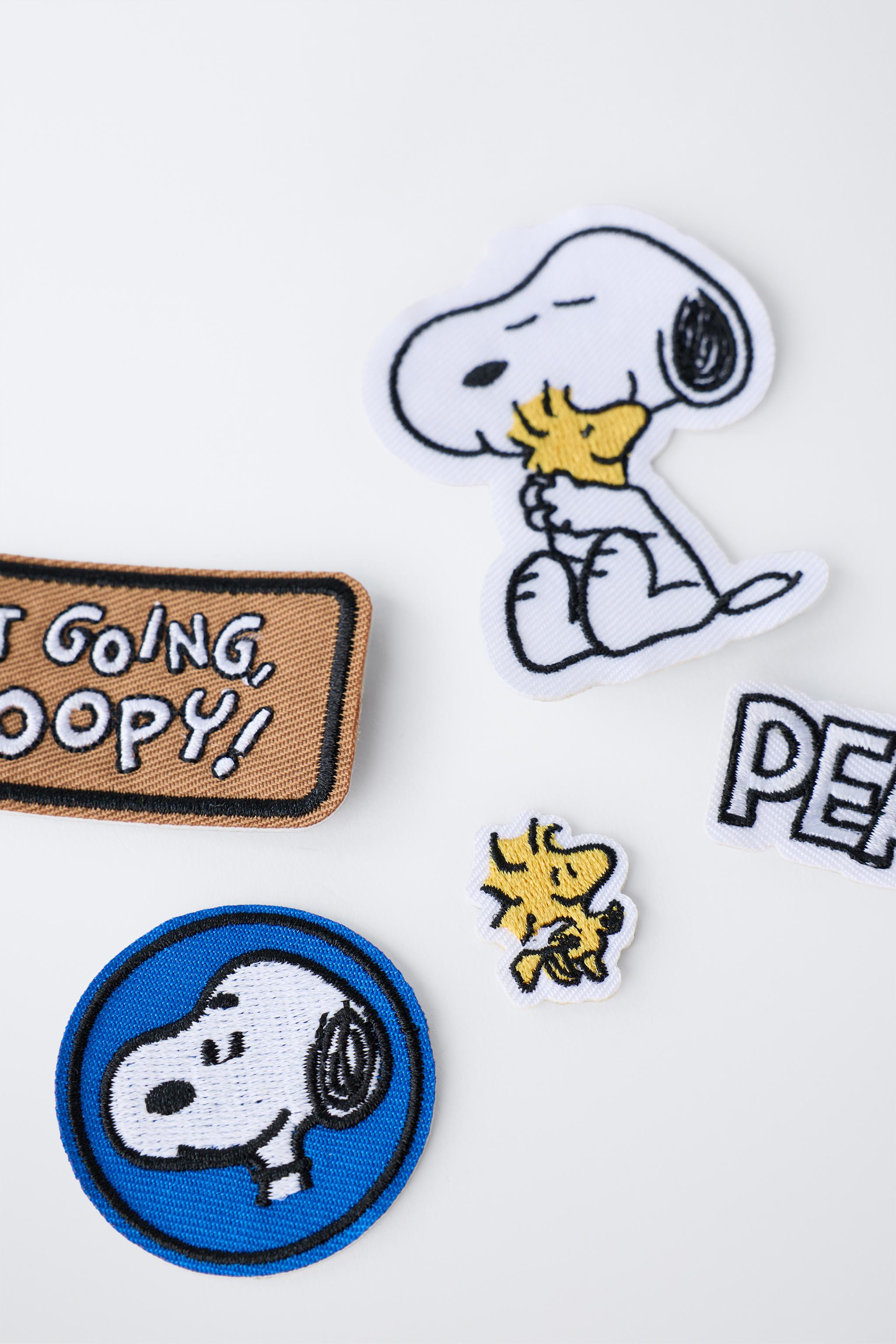 PACK OF FIVE SNOOPY PEANUTS™ PATCHES