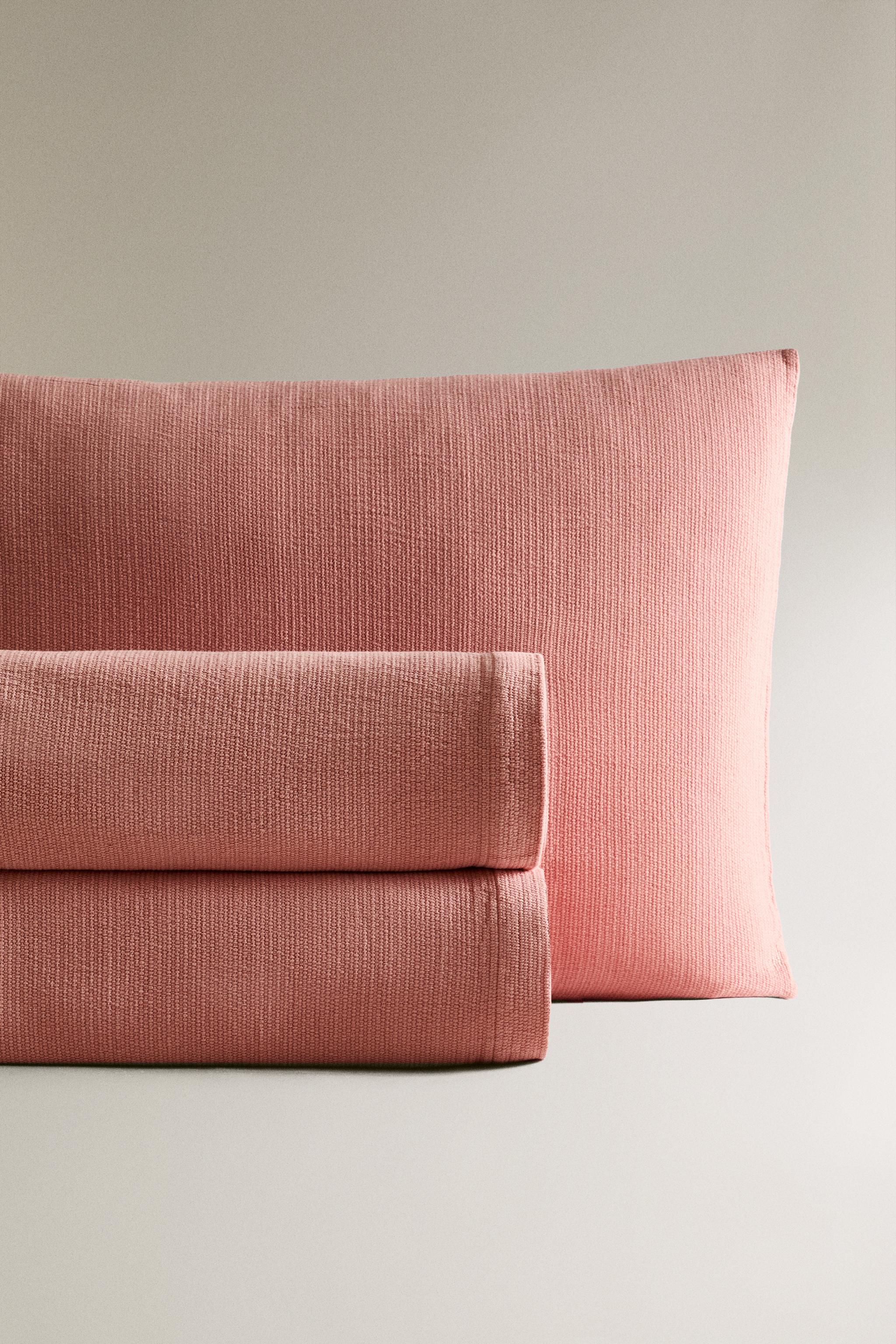 TEXTURED COTTON BEDSPREAD