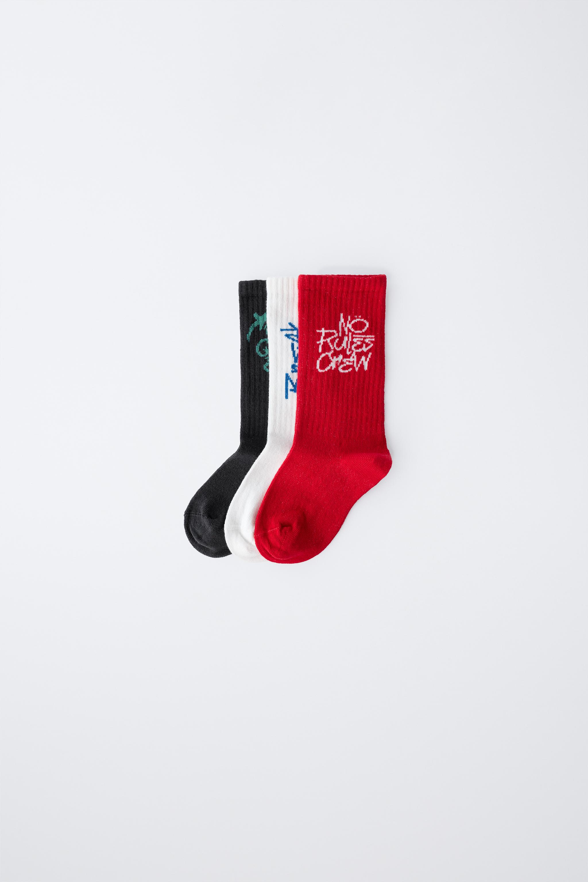 THREE-PACK OF GRAFFITI TEXT SOCKS