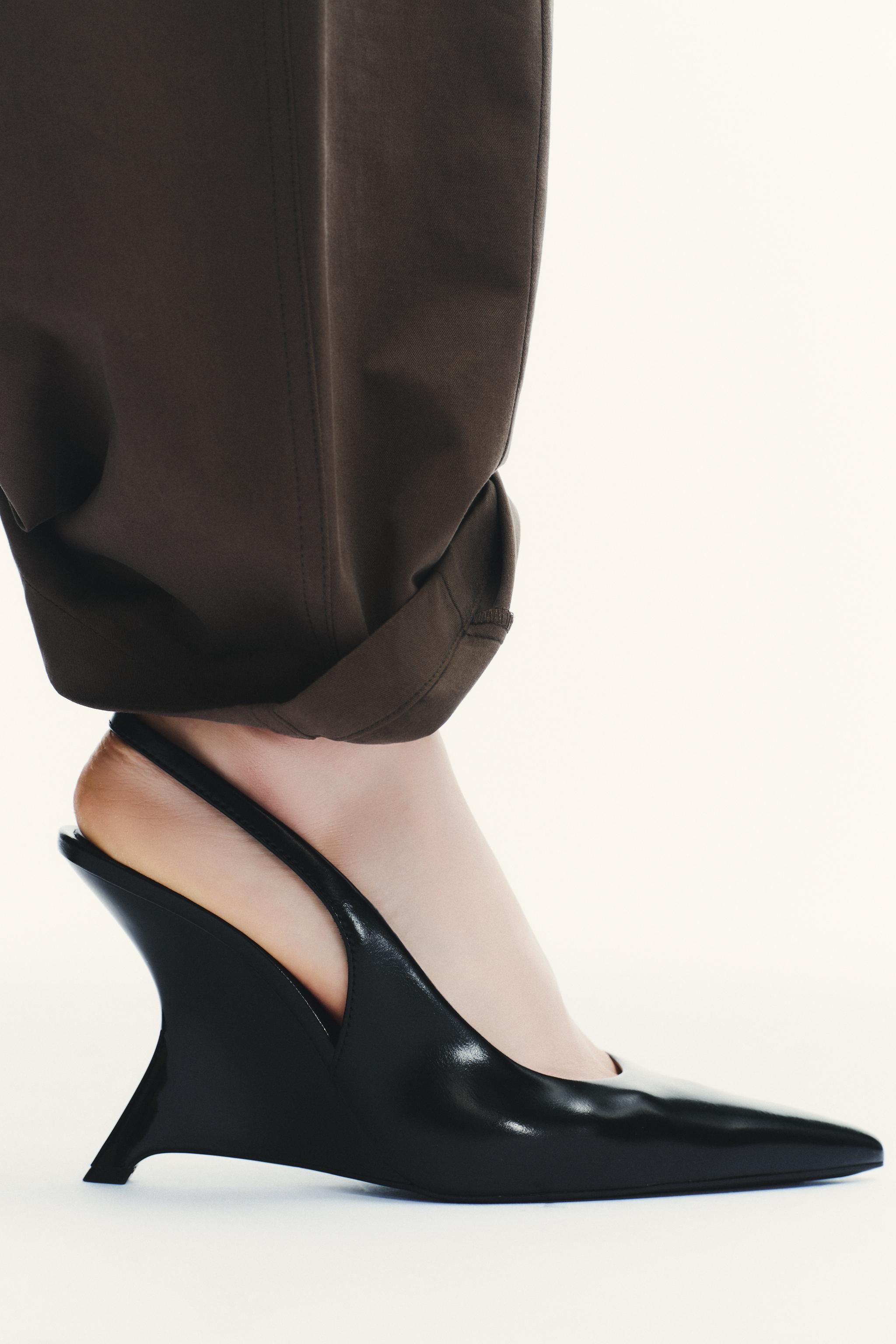 SLINGBACK WEDGE HEELS