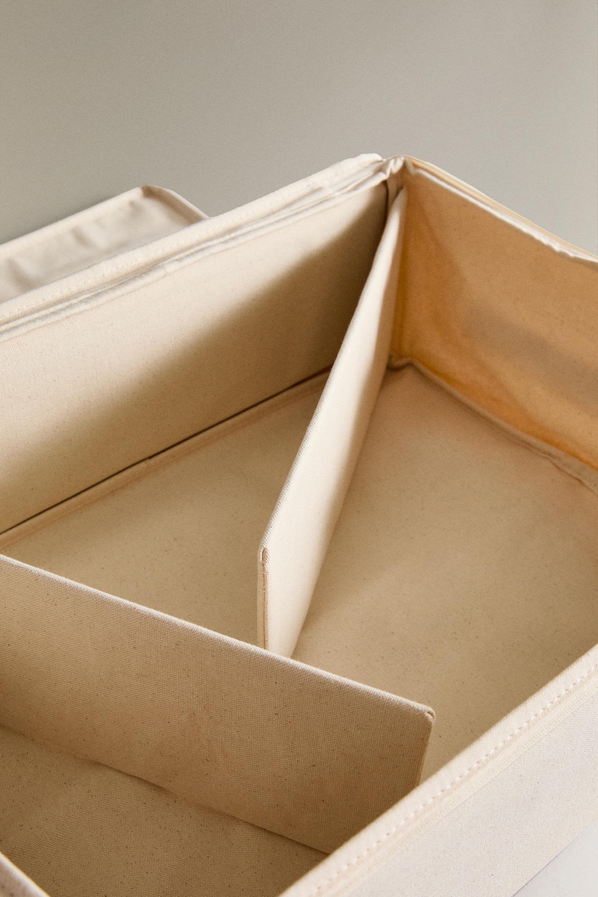 SMALL WARDROBE ORGANIZER BOX