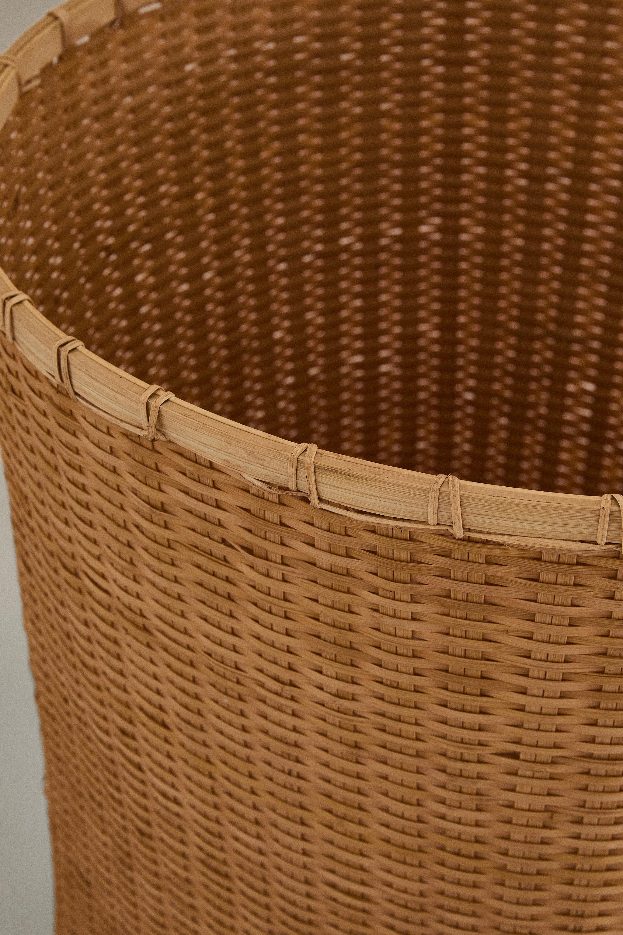 WOVEN BAMBOO BASKET