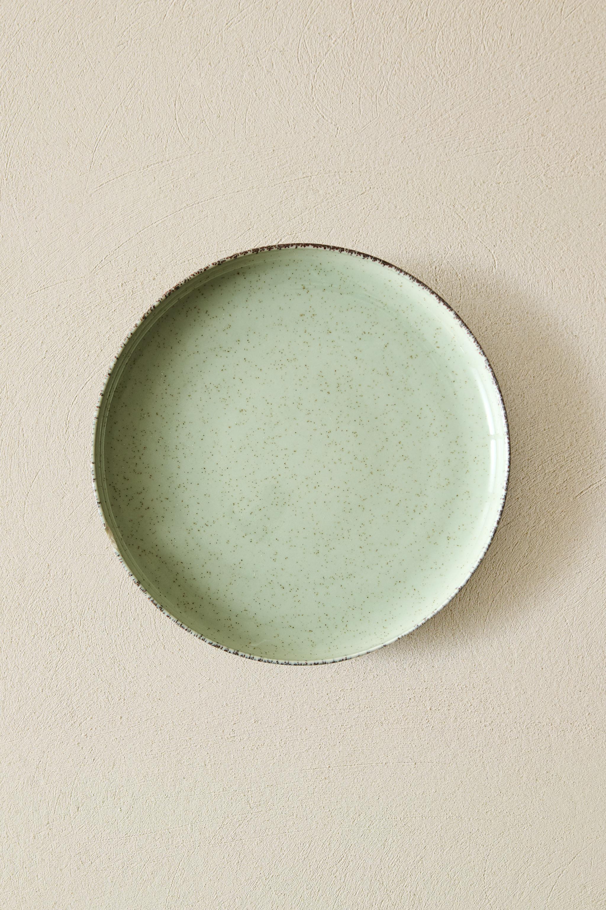 PORCELAIN DESSERT PLATE WITH ANTIQUE FINISH RIM