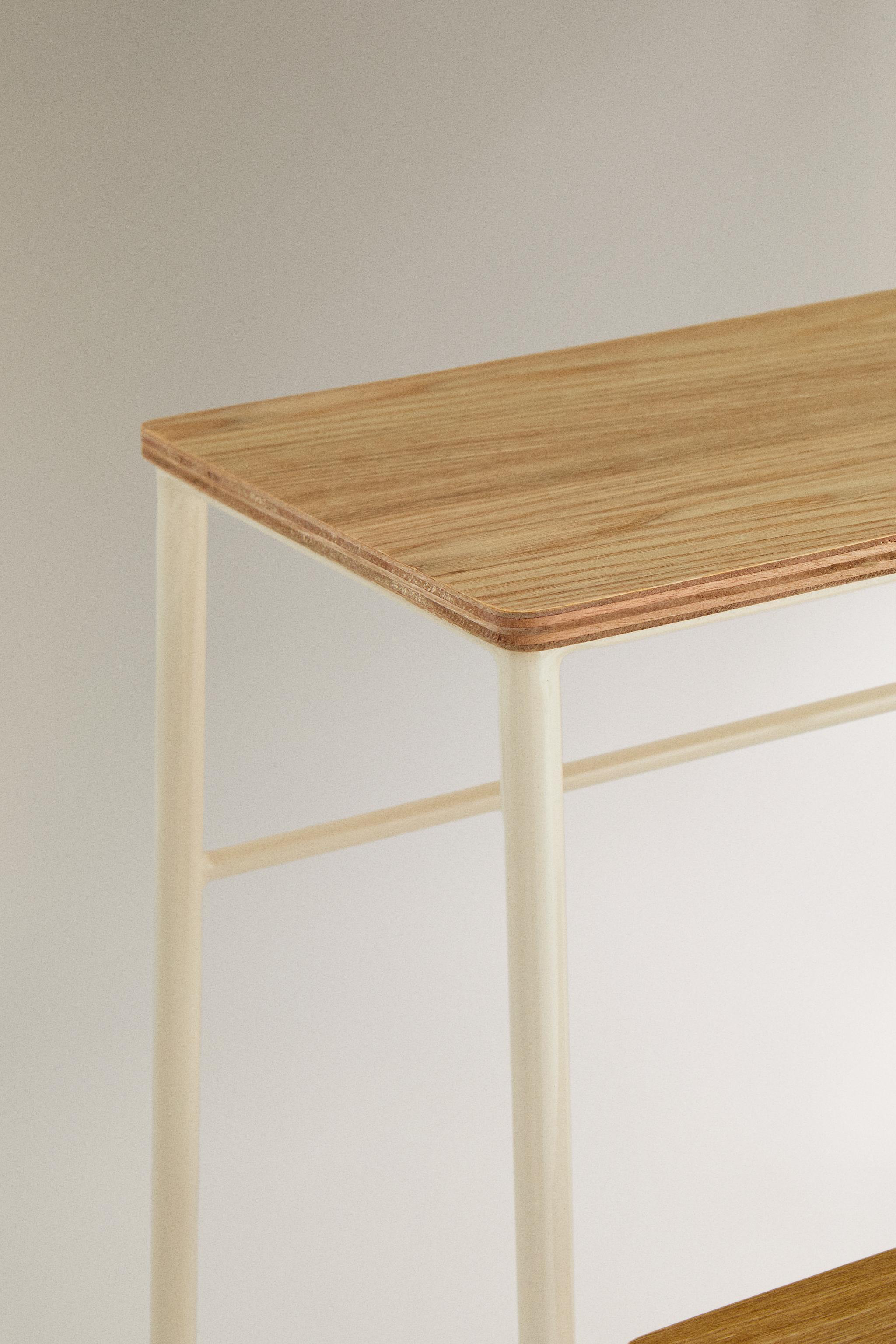 THREE-STEP LADDER STOOL