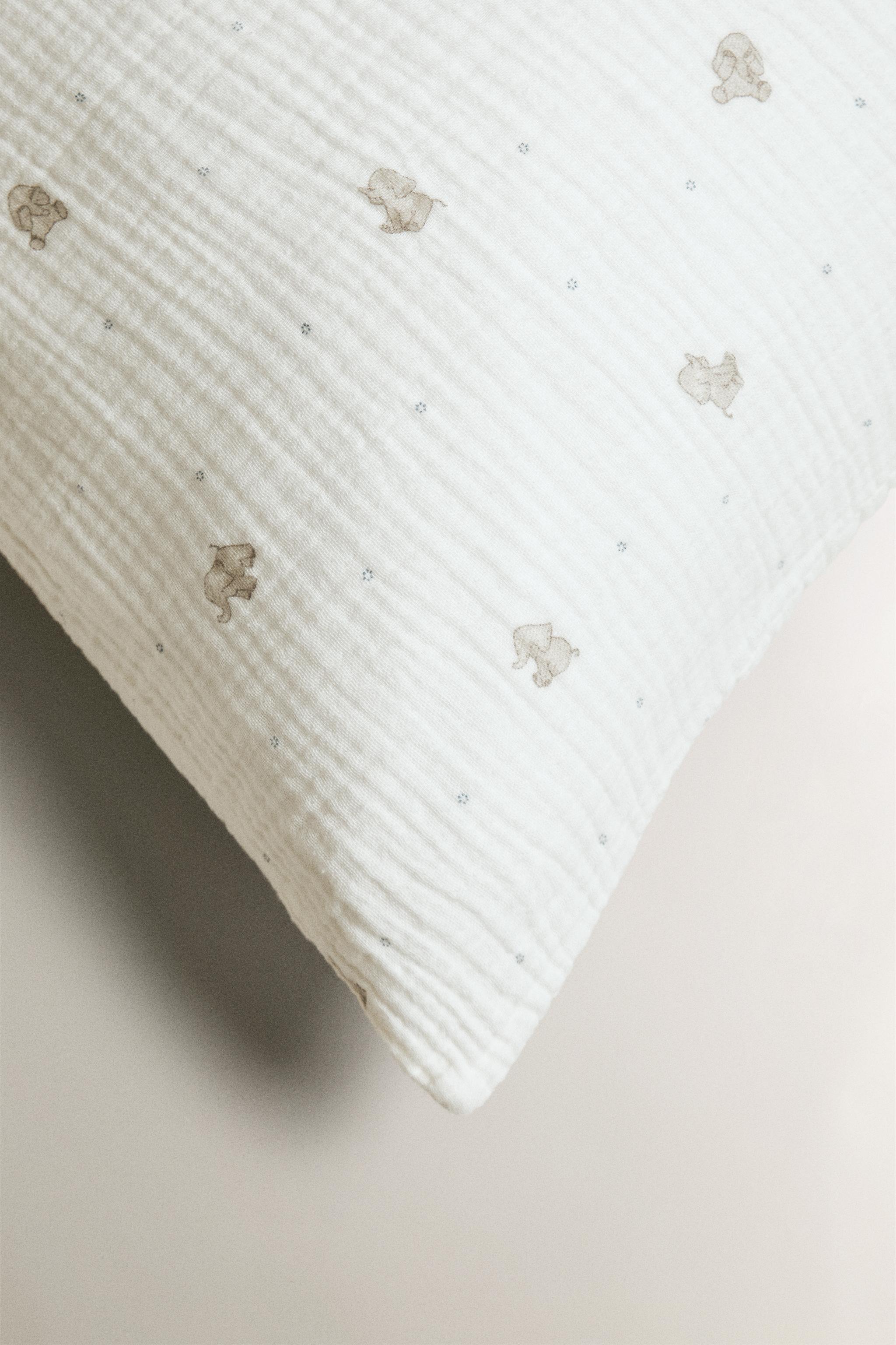 CHILDREN'S MUSLIN ELEPHANT PILLOWCASE