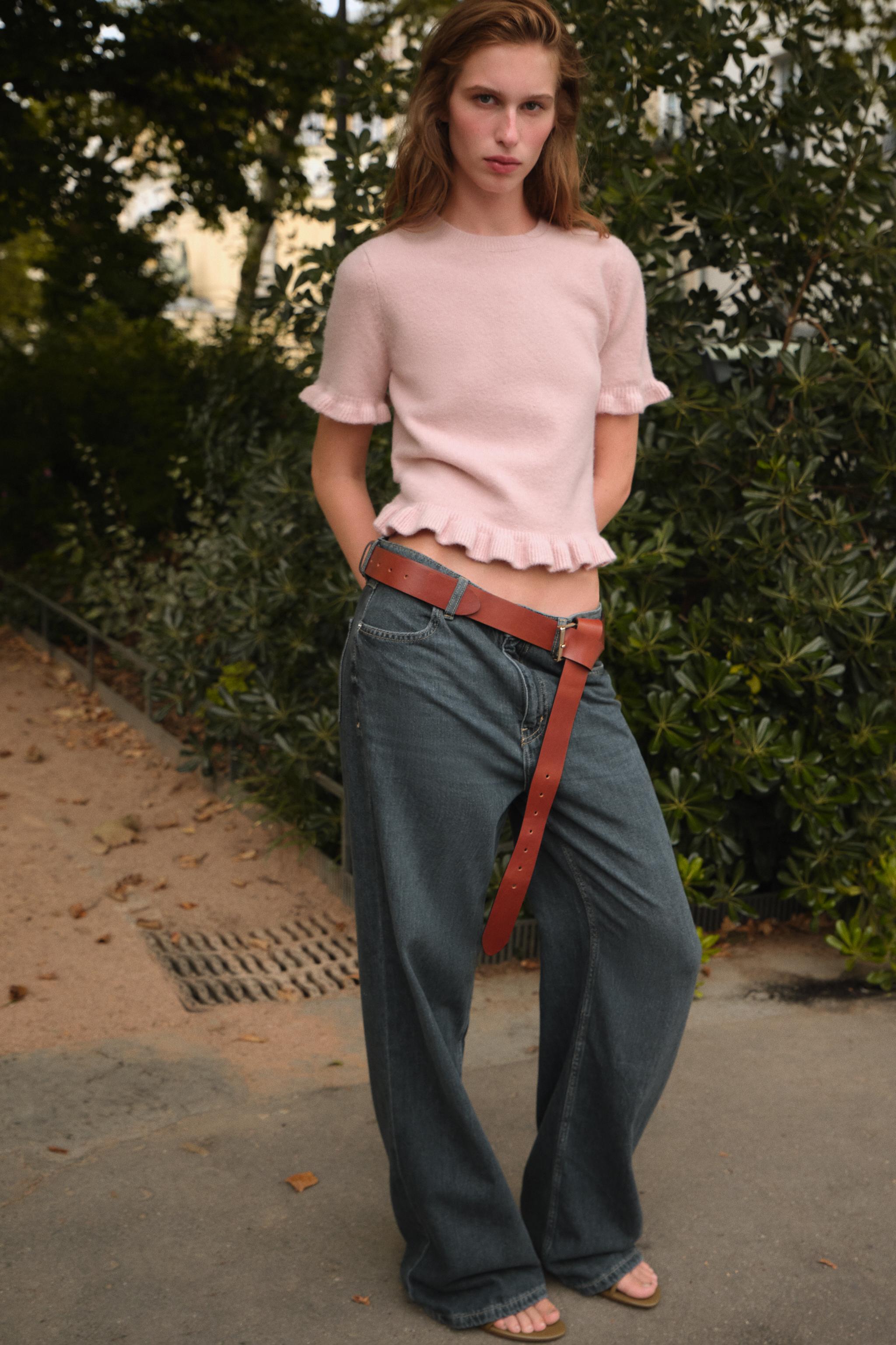 RUFFLED SHORT SLEEVE KNIT SWEATER