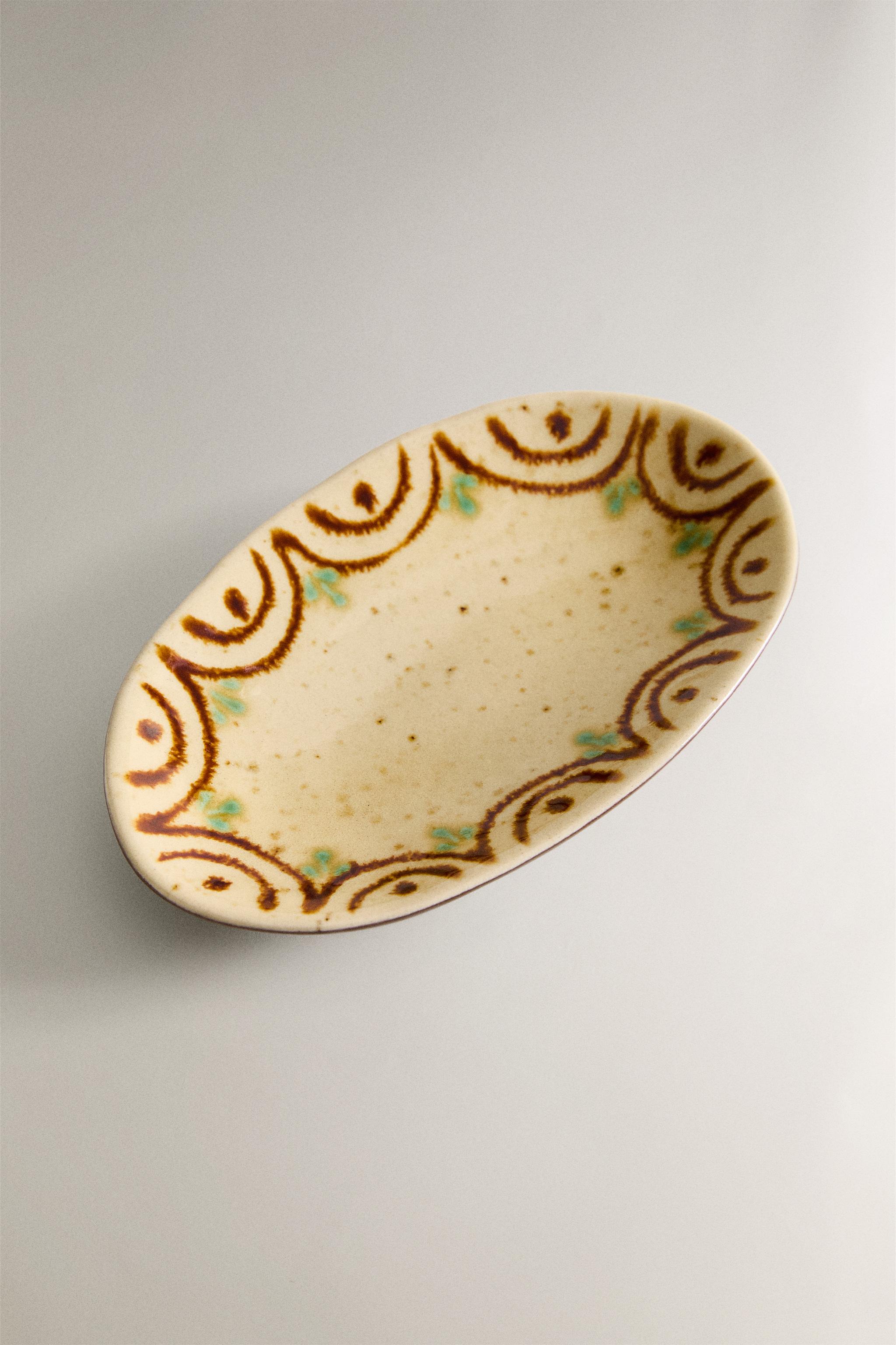 PAINTED CERAMIC BATHROOM SOAP DISH