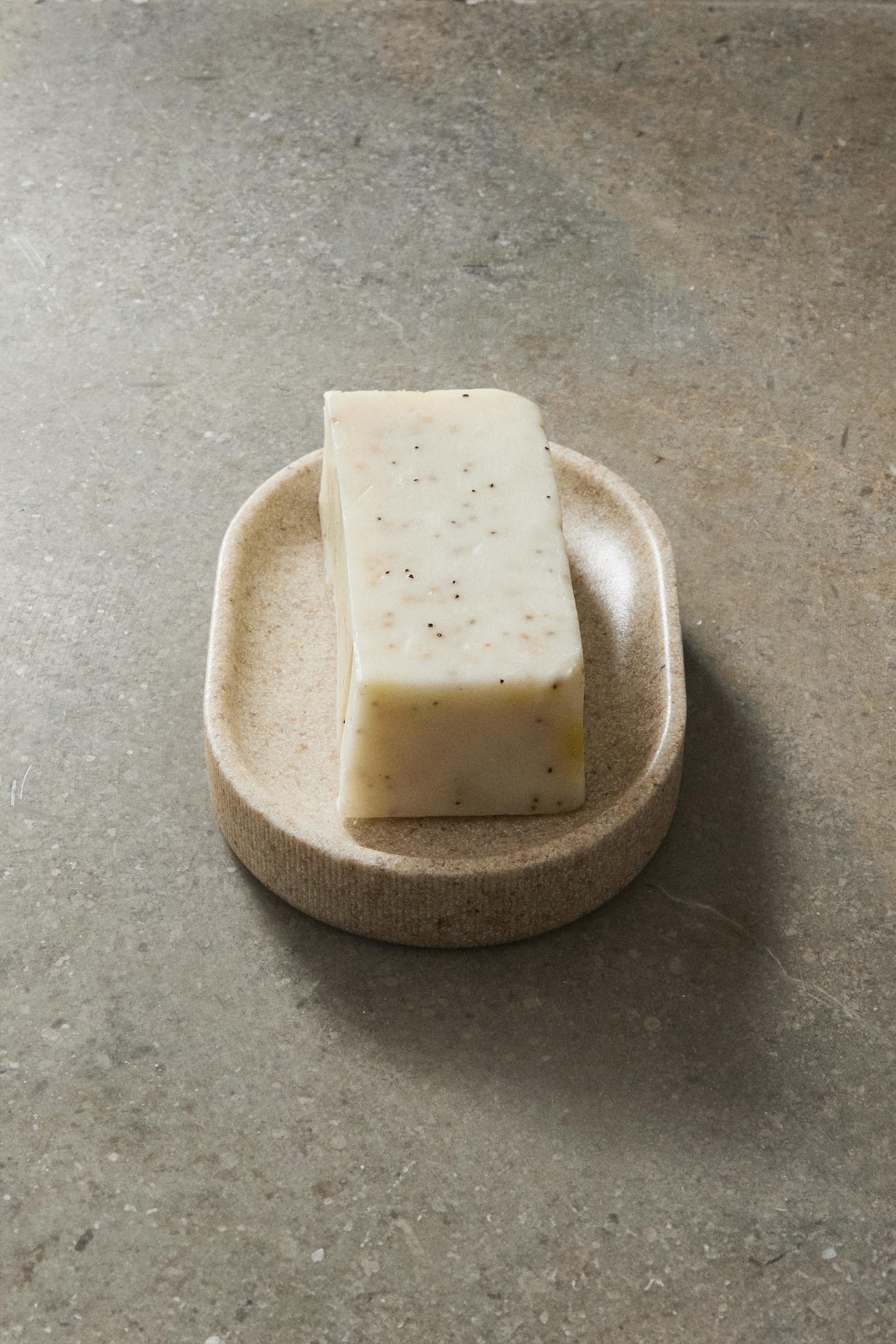 RESIN BATHROOM SOAP DISH