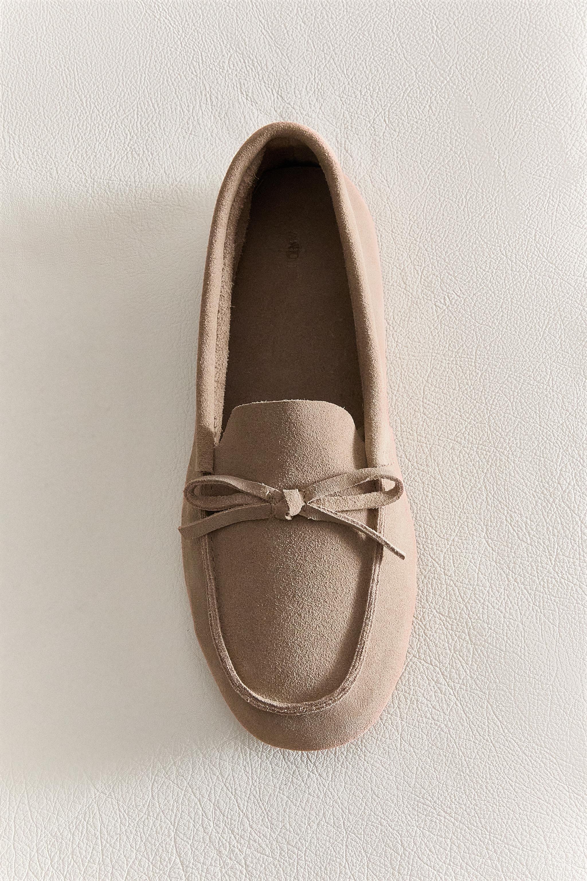 SPLIT LEATHER LOAFER WITH BOW