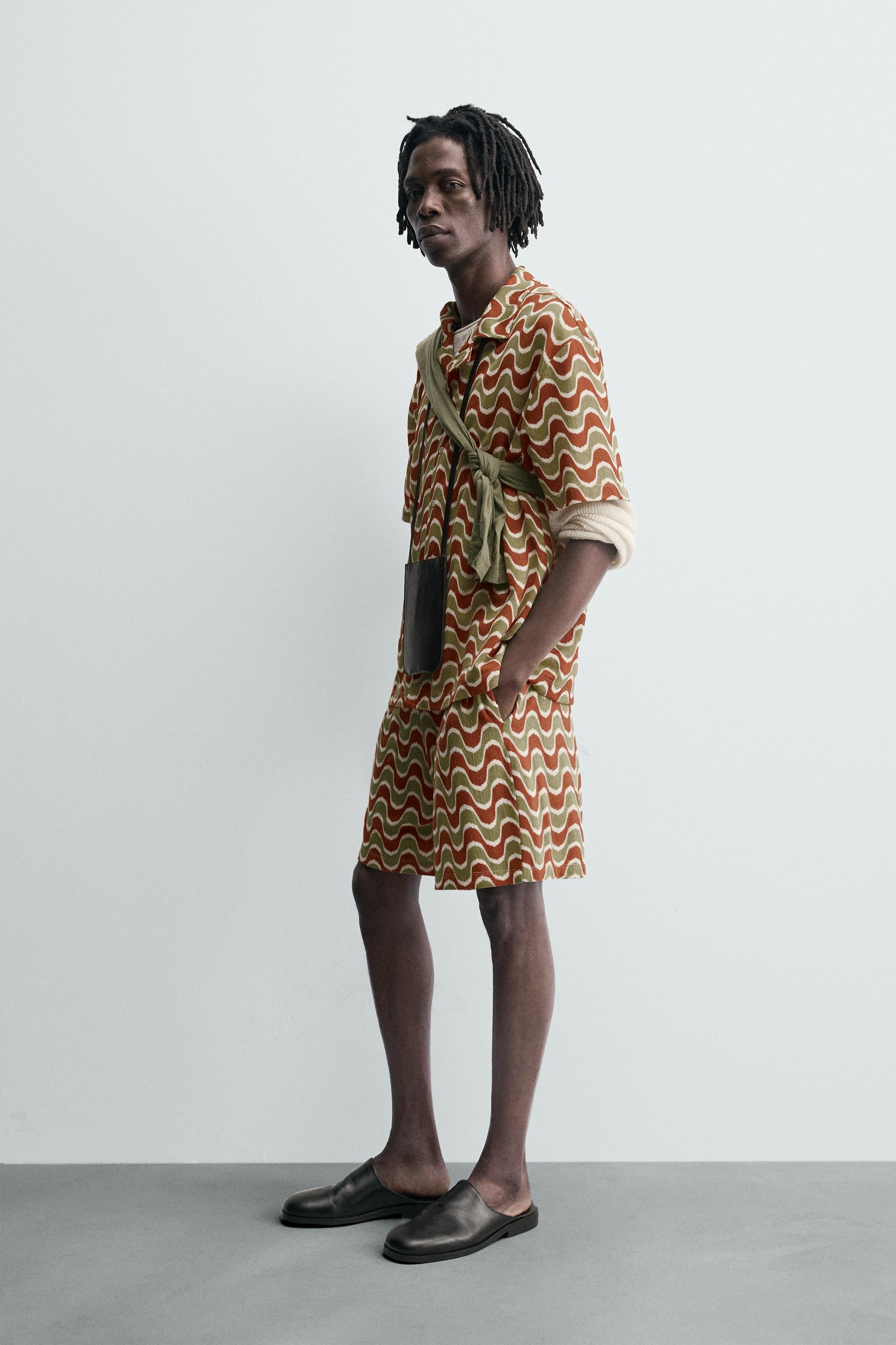 GEOMETRIC JACQUARD SHORTS