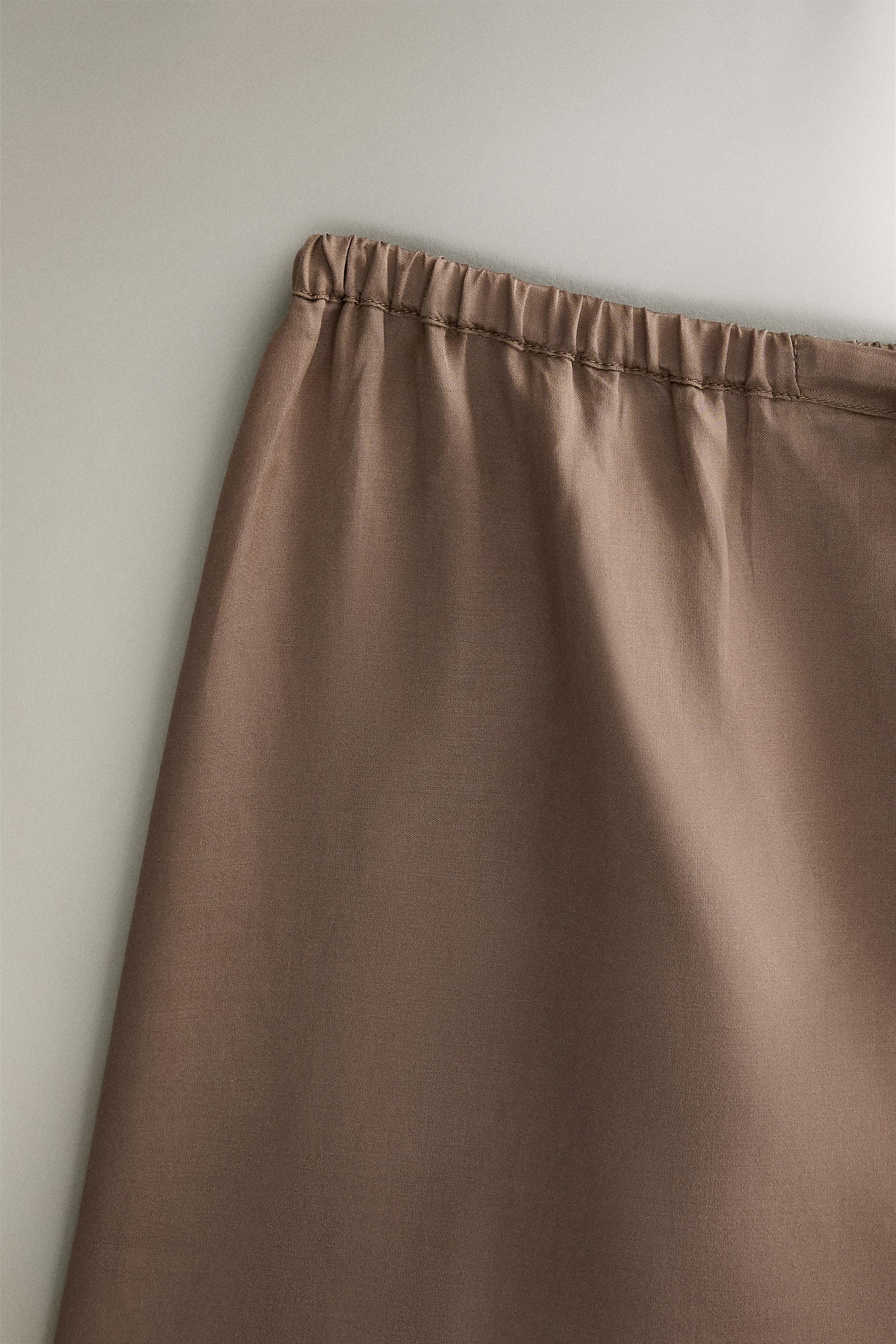 GATHERED SATEEN SHORTS