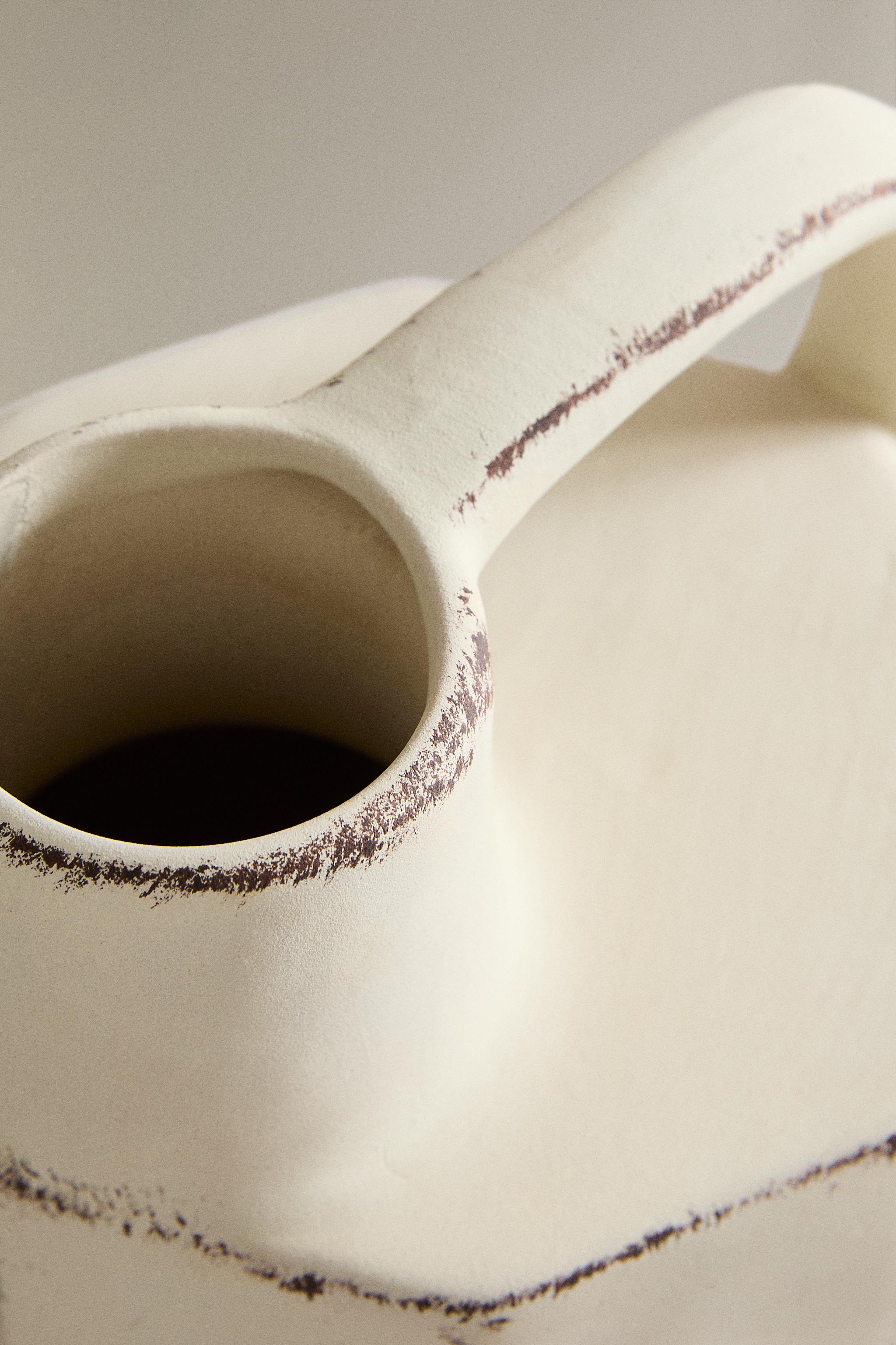 CERAMIC VASE WITH HANDLES