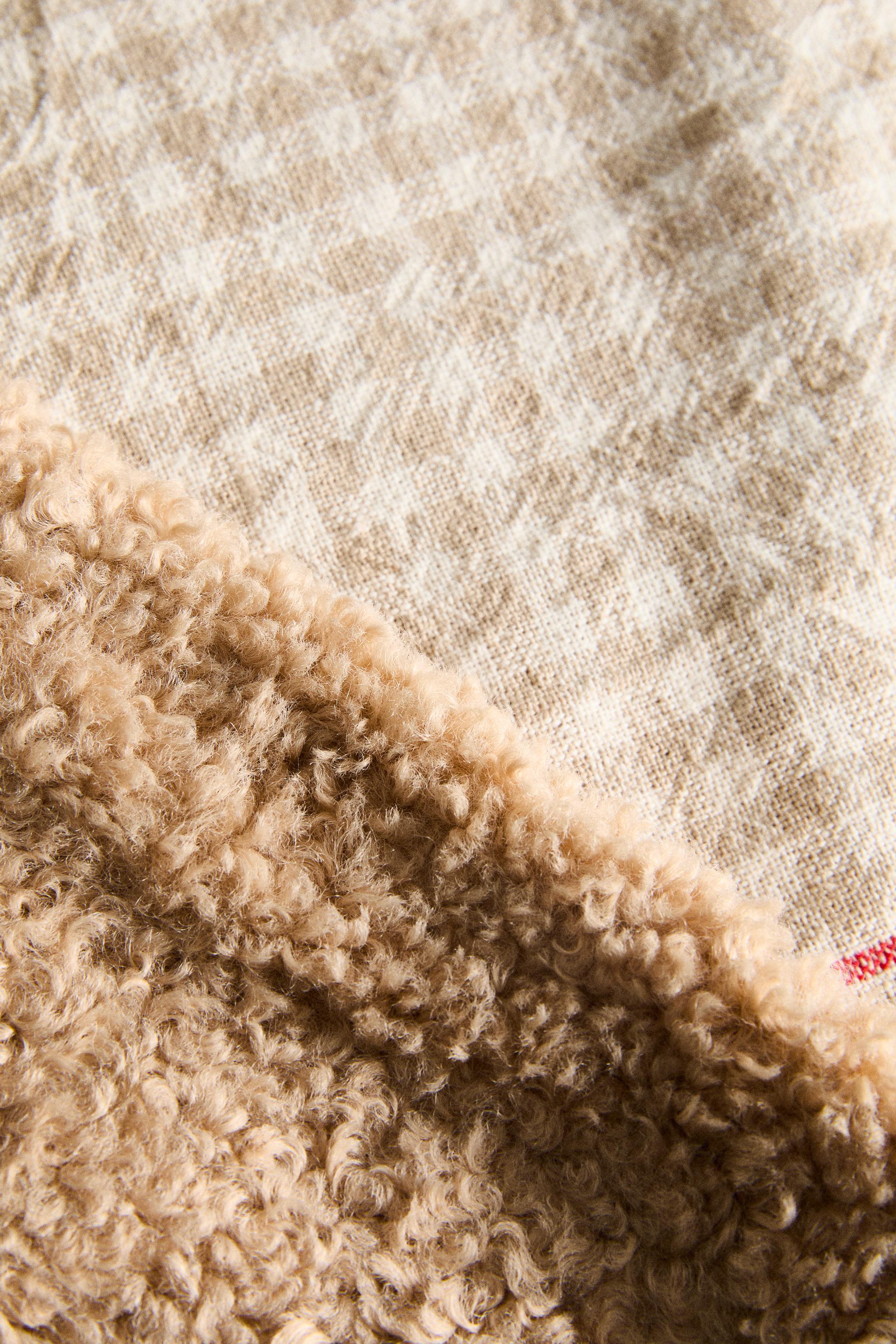 REVERSIBLE CHECKED PET BLANKET