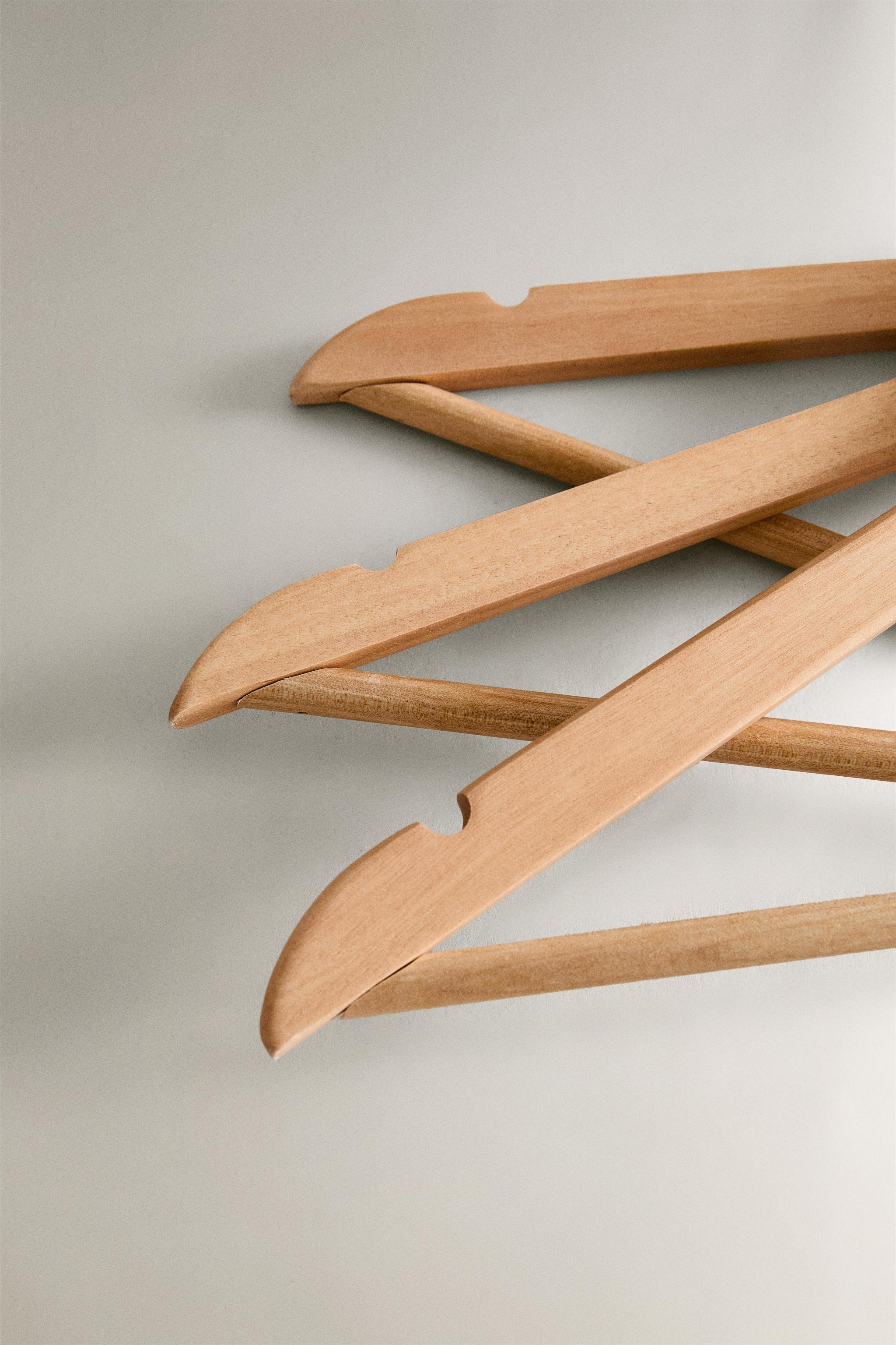 LACQUERED WOODEN HANGER (SET OF 3)