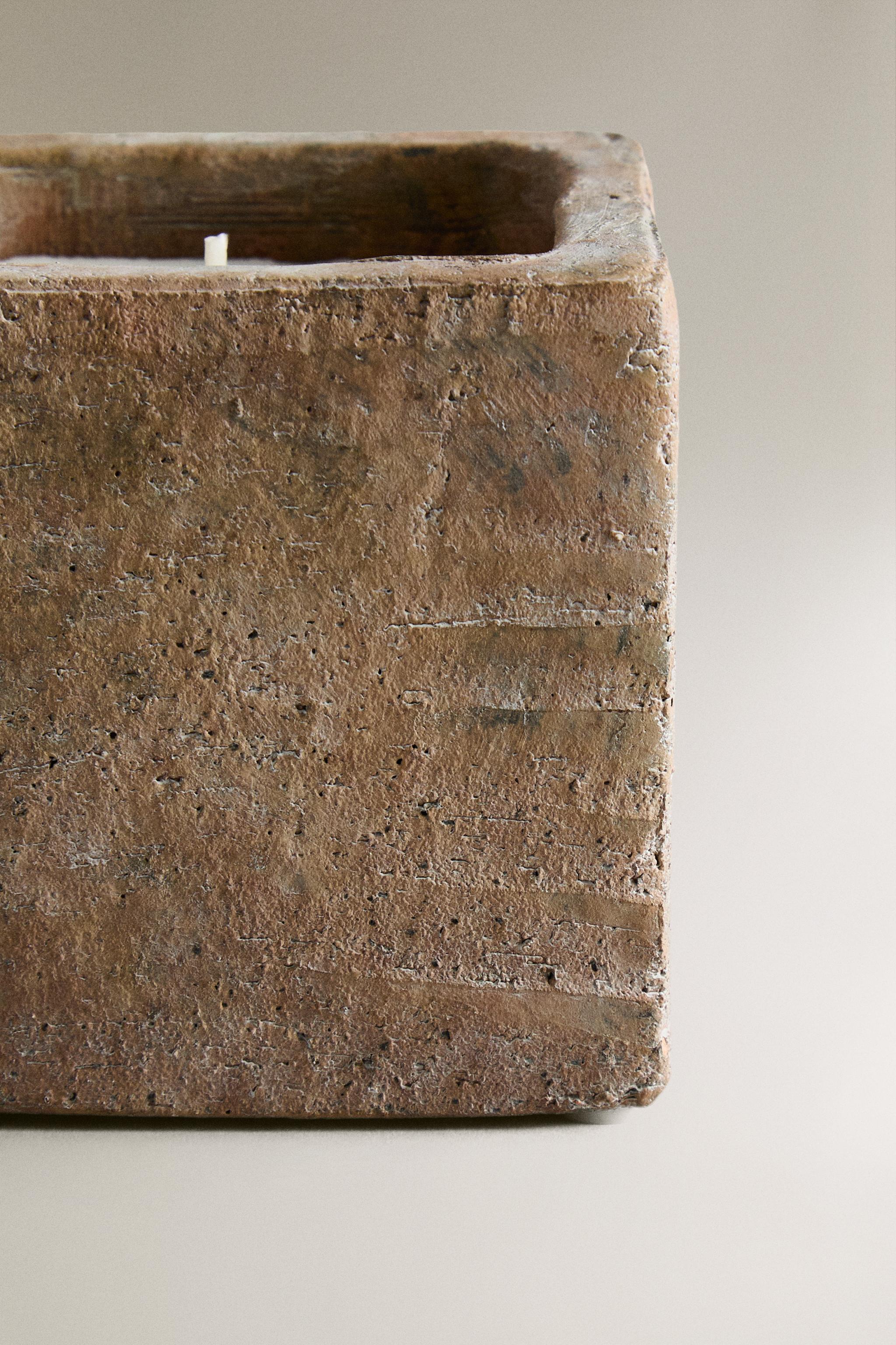 (400 G) LEMON BERGAMOT OUTDOOR SCENTED CANDLE